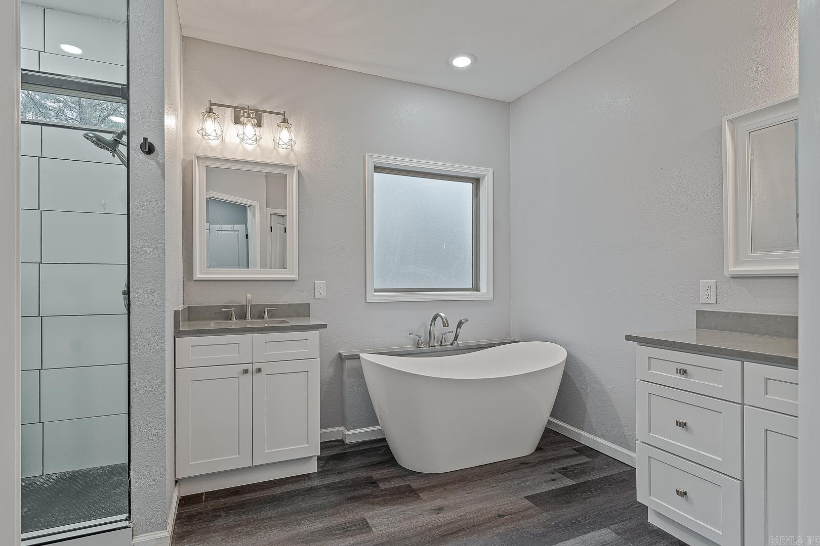 FAIRWAY GLEN - Residential