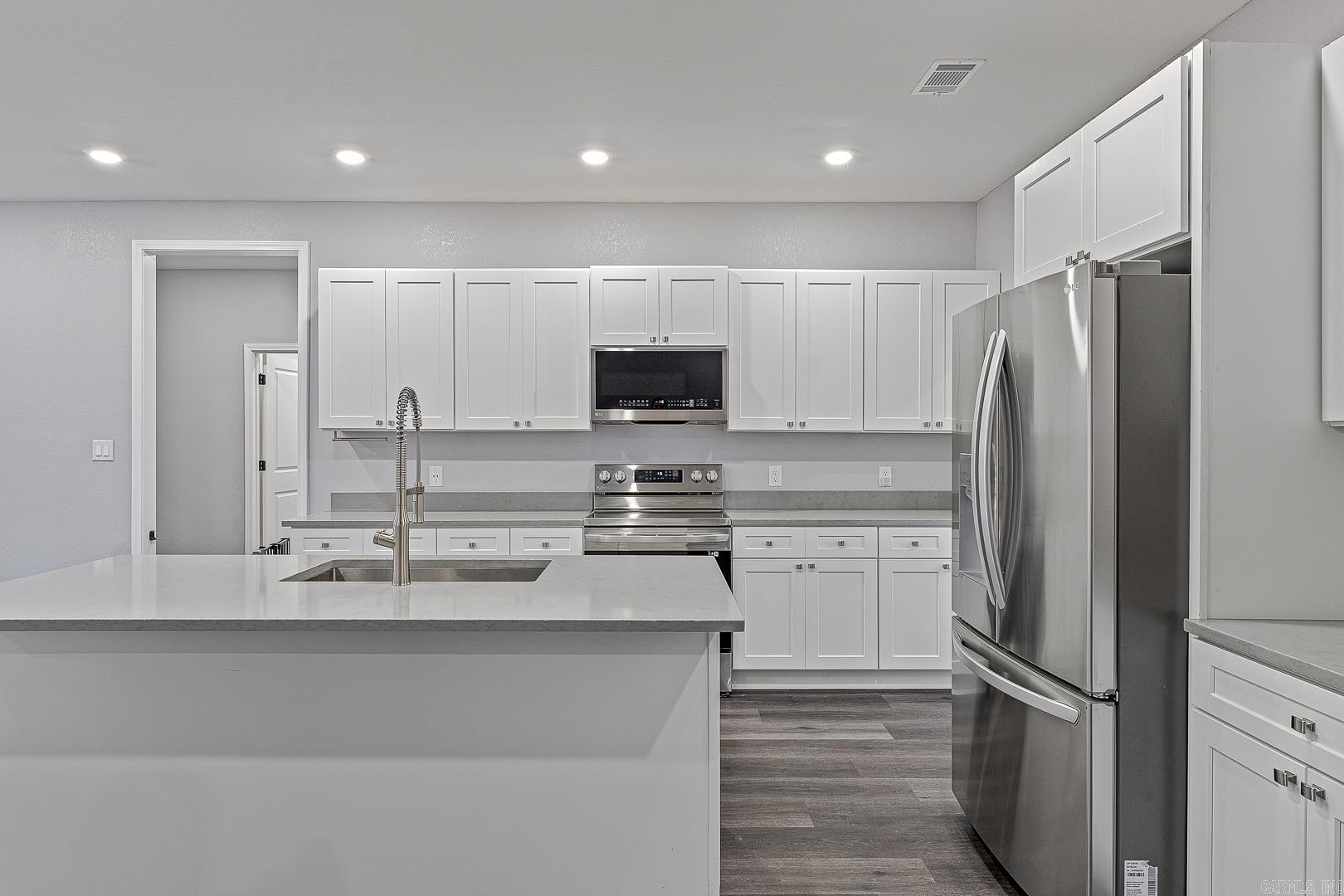 FAIRWAY GLEN - Residential