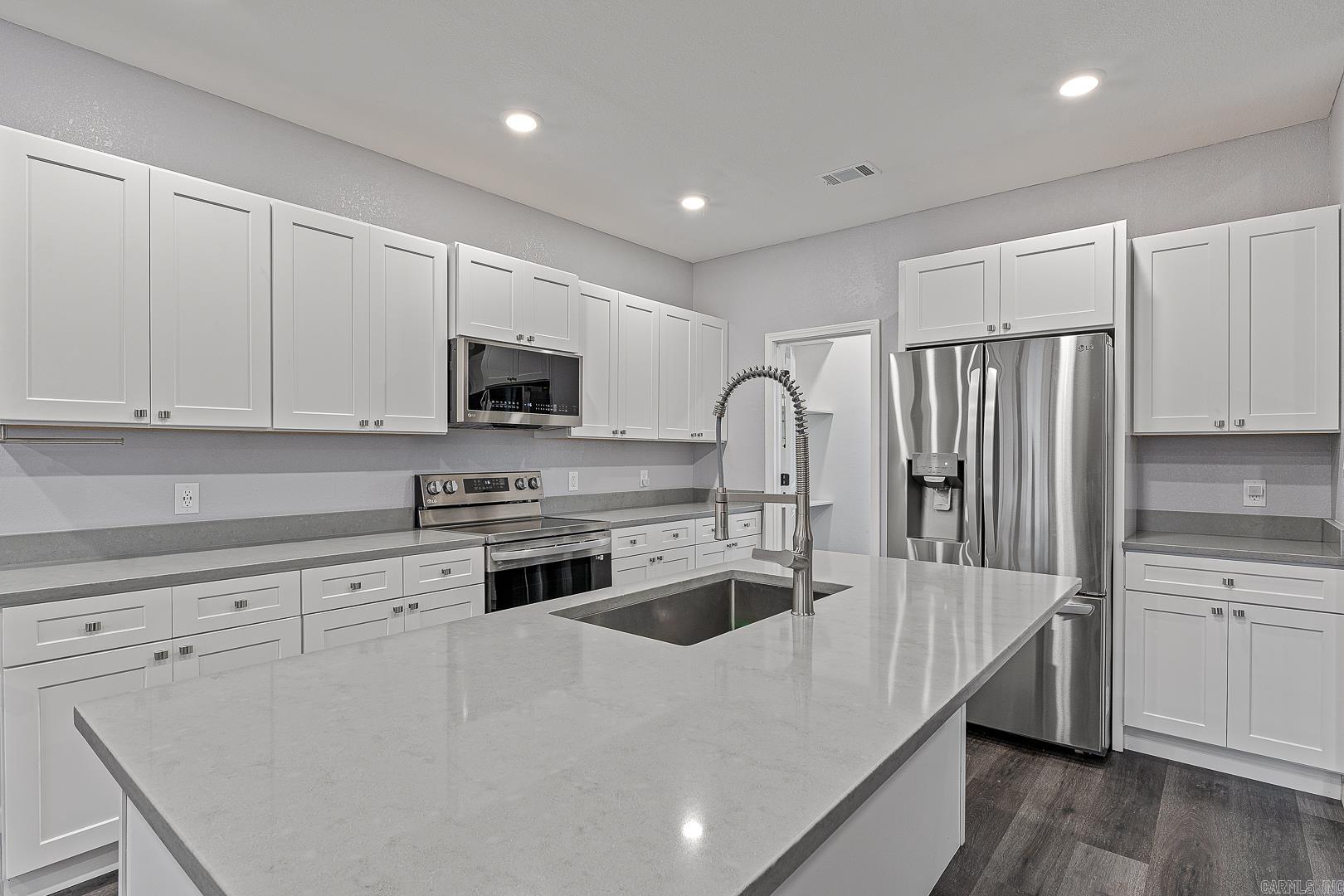 FAIRWAY GLEN - Residential