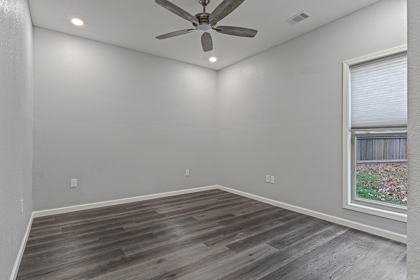 FAIRWAY GLEN - Residential