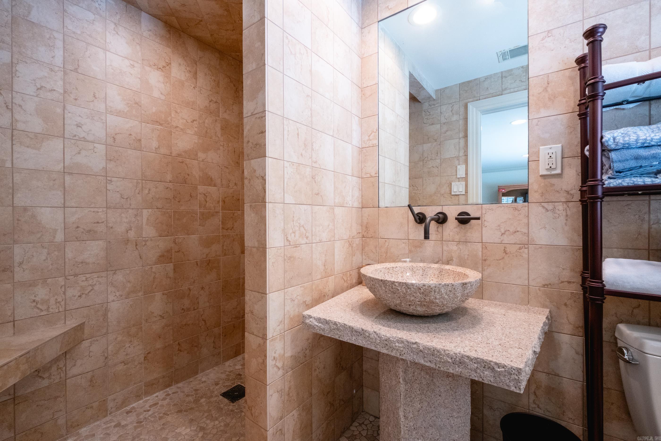 PINNACLE POINT - Residential