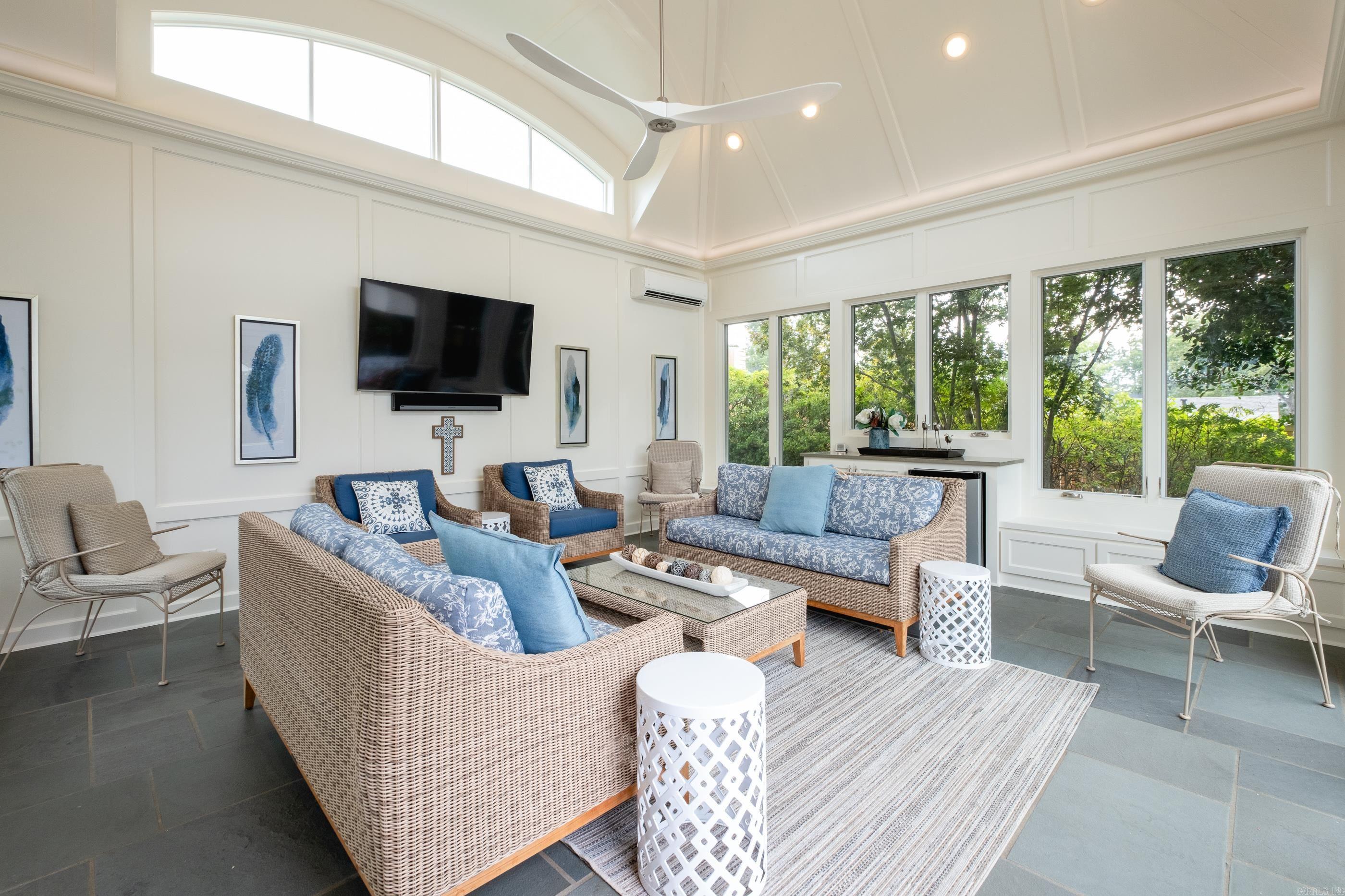 PINNACLE POINT - Residential