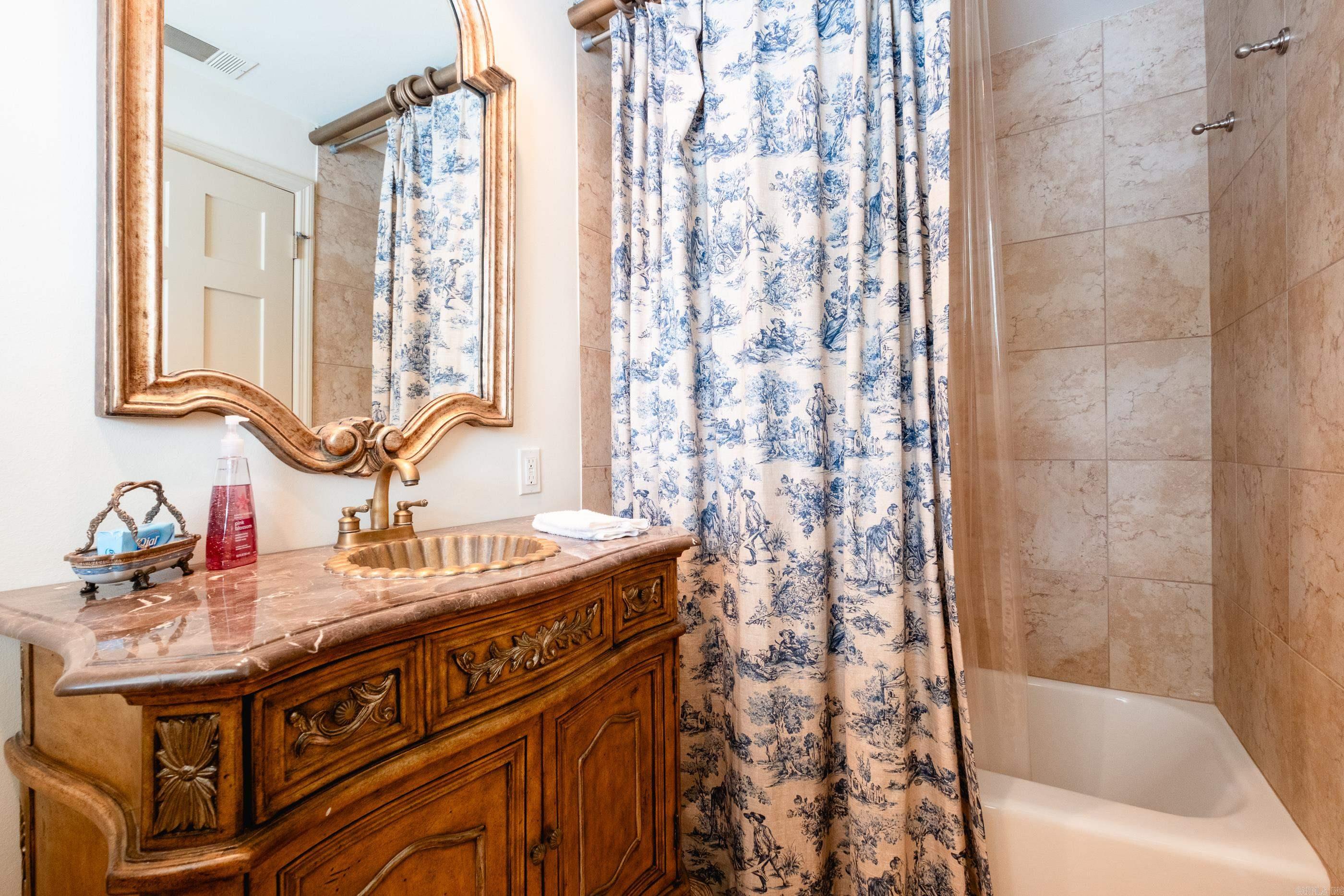 PINNACLE POINT - Residential