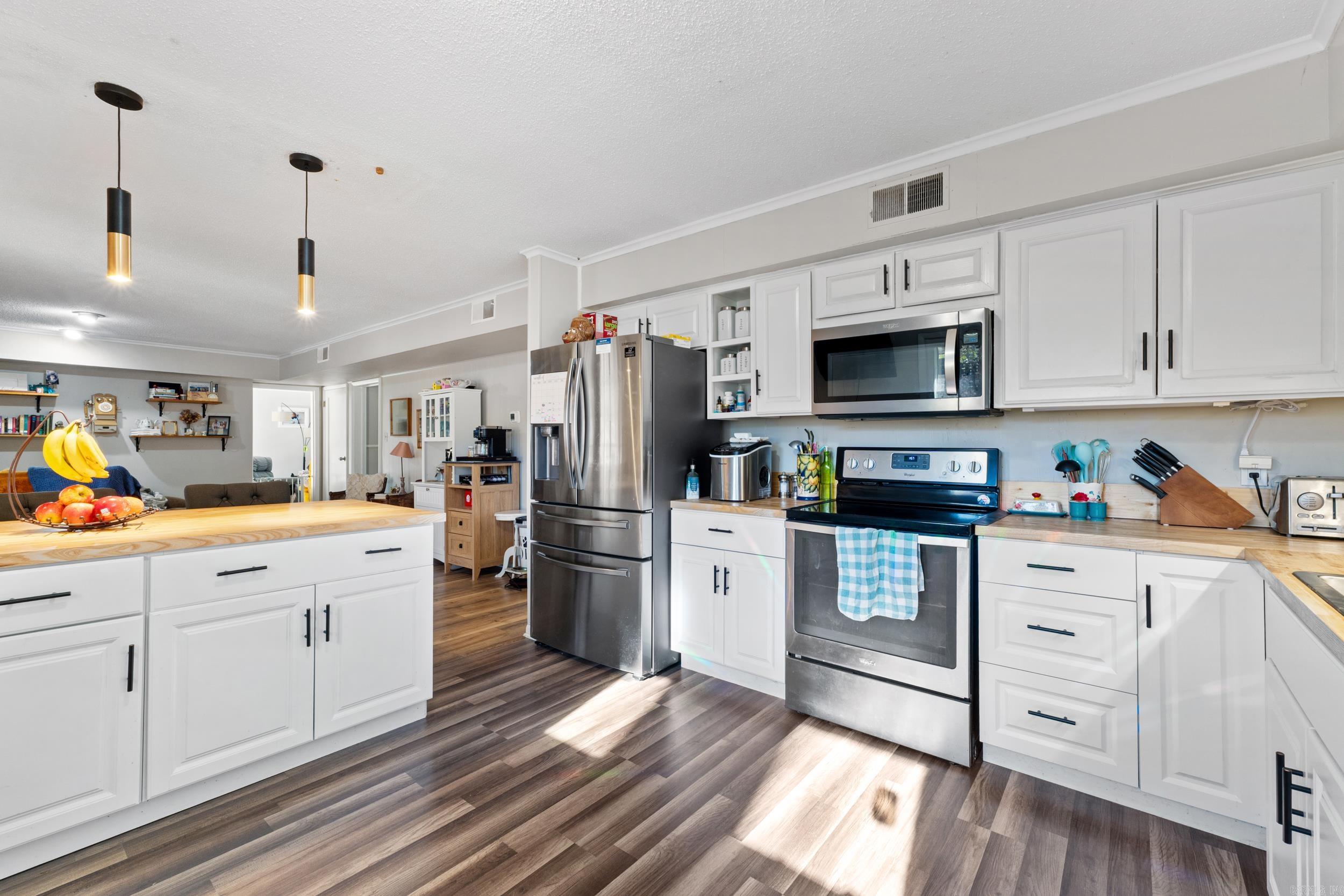 Parkers Woodland Hills - Residential