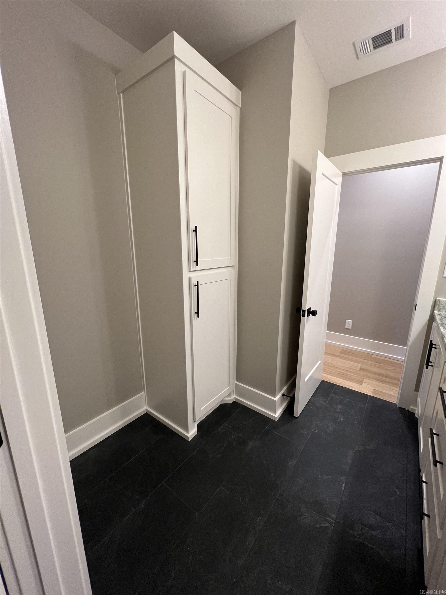 HAZEL OAK - Residential