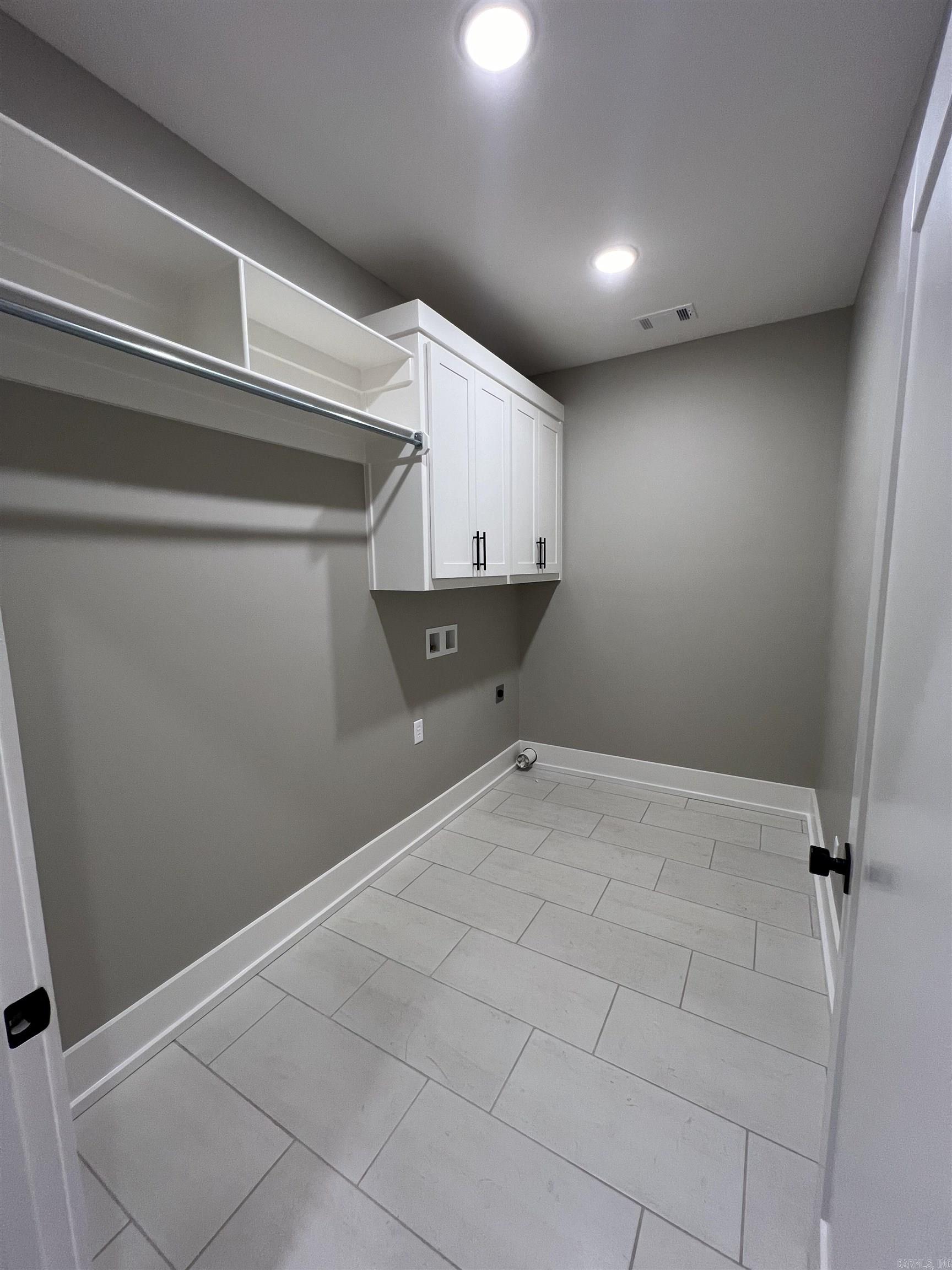 HAZEL OAK - Residential