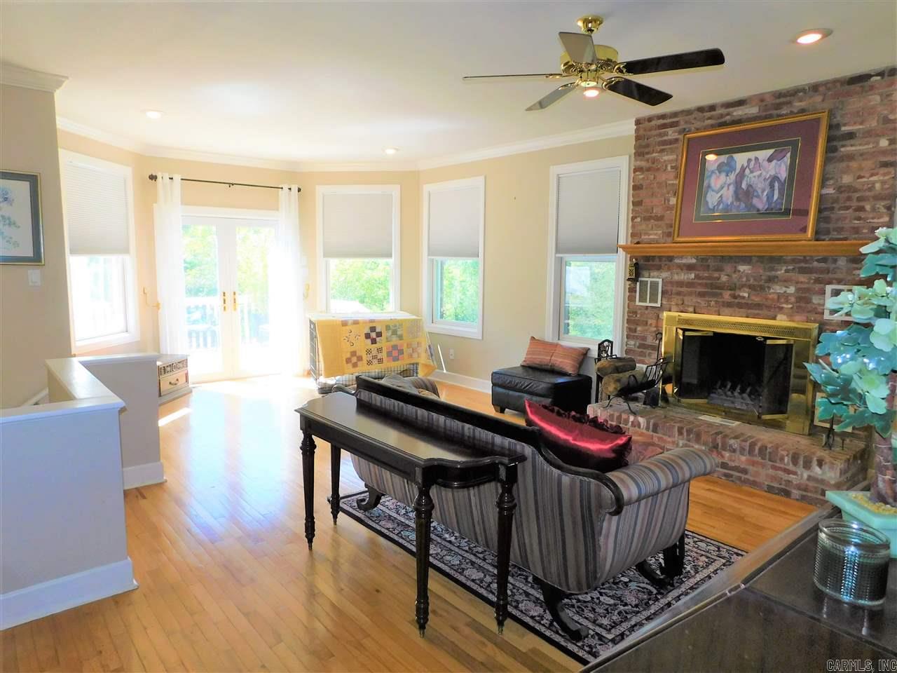 LAKESIDE - Residential