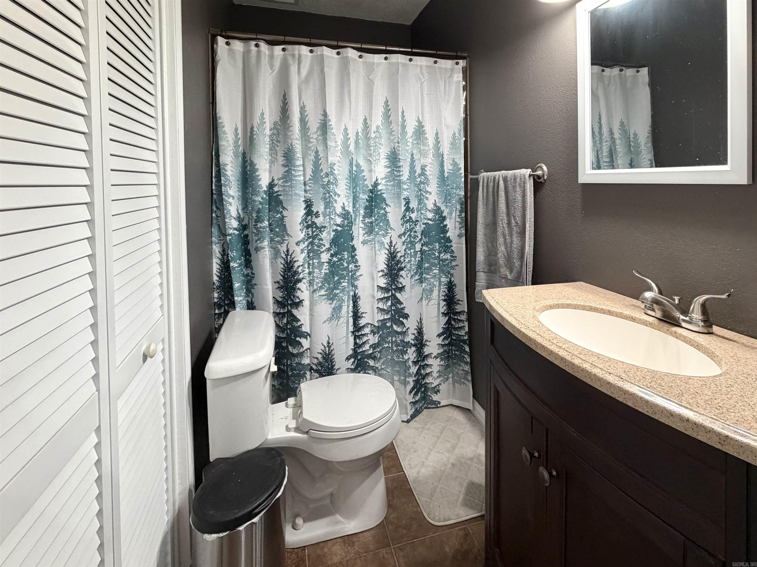 CLIFTONS ADDN - Residential