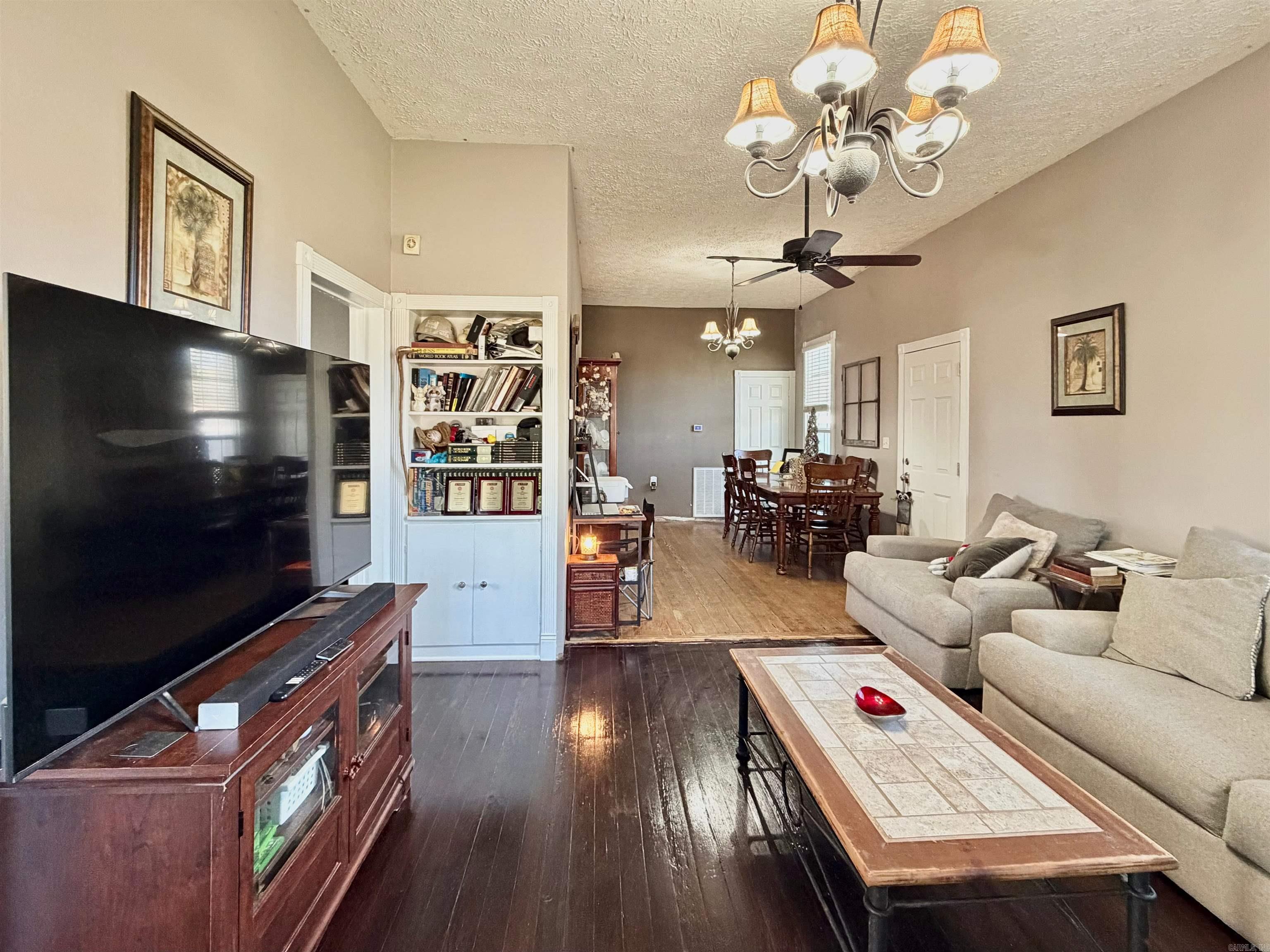 CLIFTONS ADDN - Residential