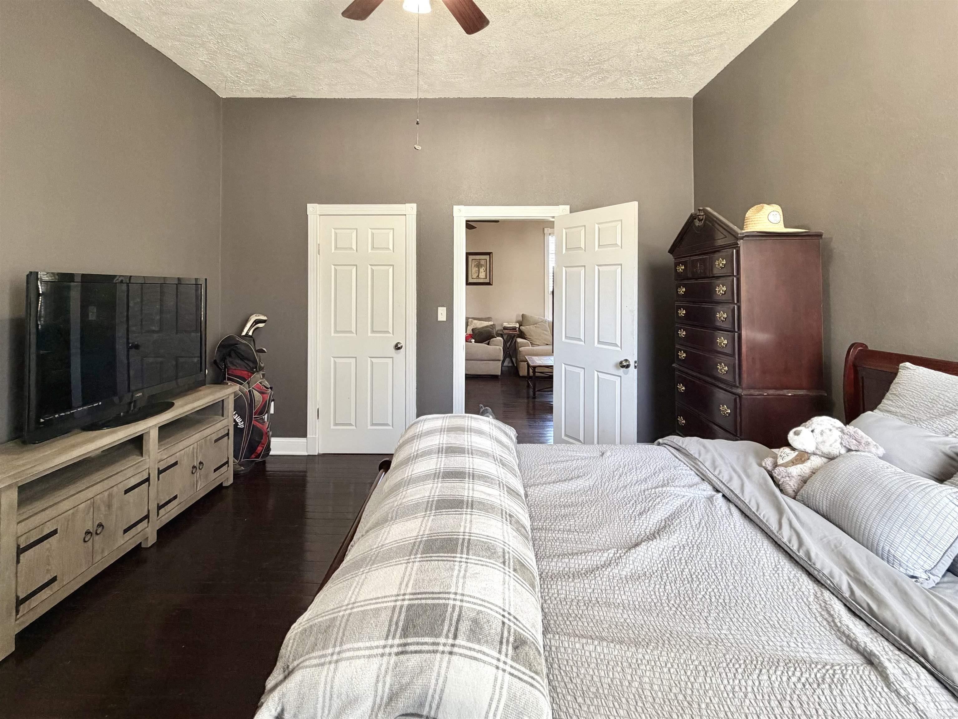 CLIFTONS ADDN - Residential