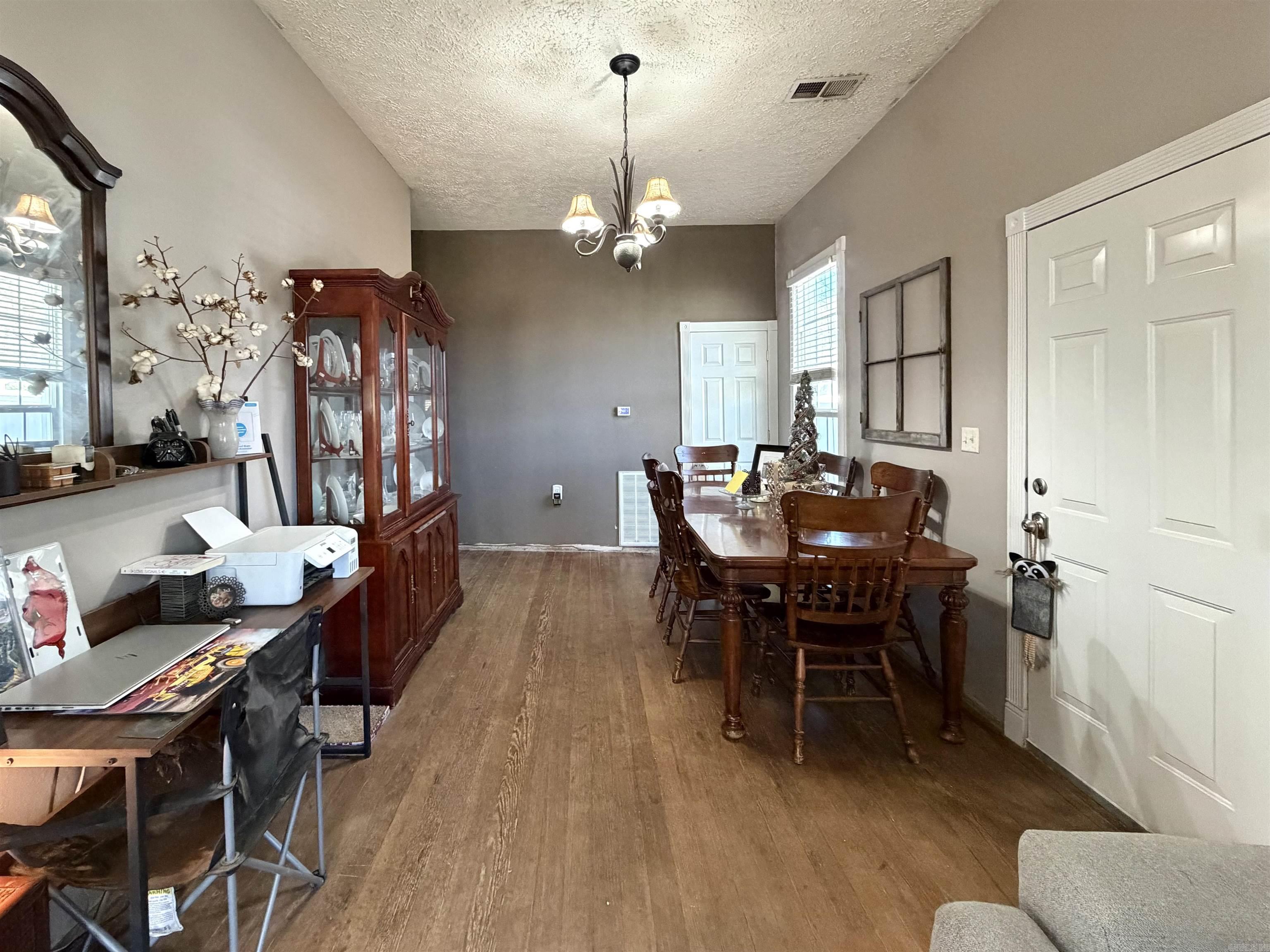 CLIFTONS ADDN - Residential