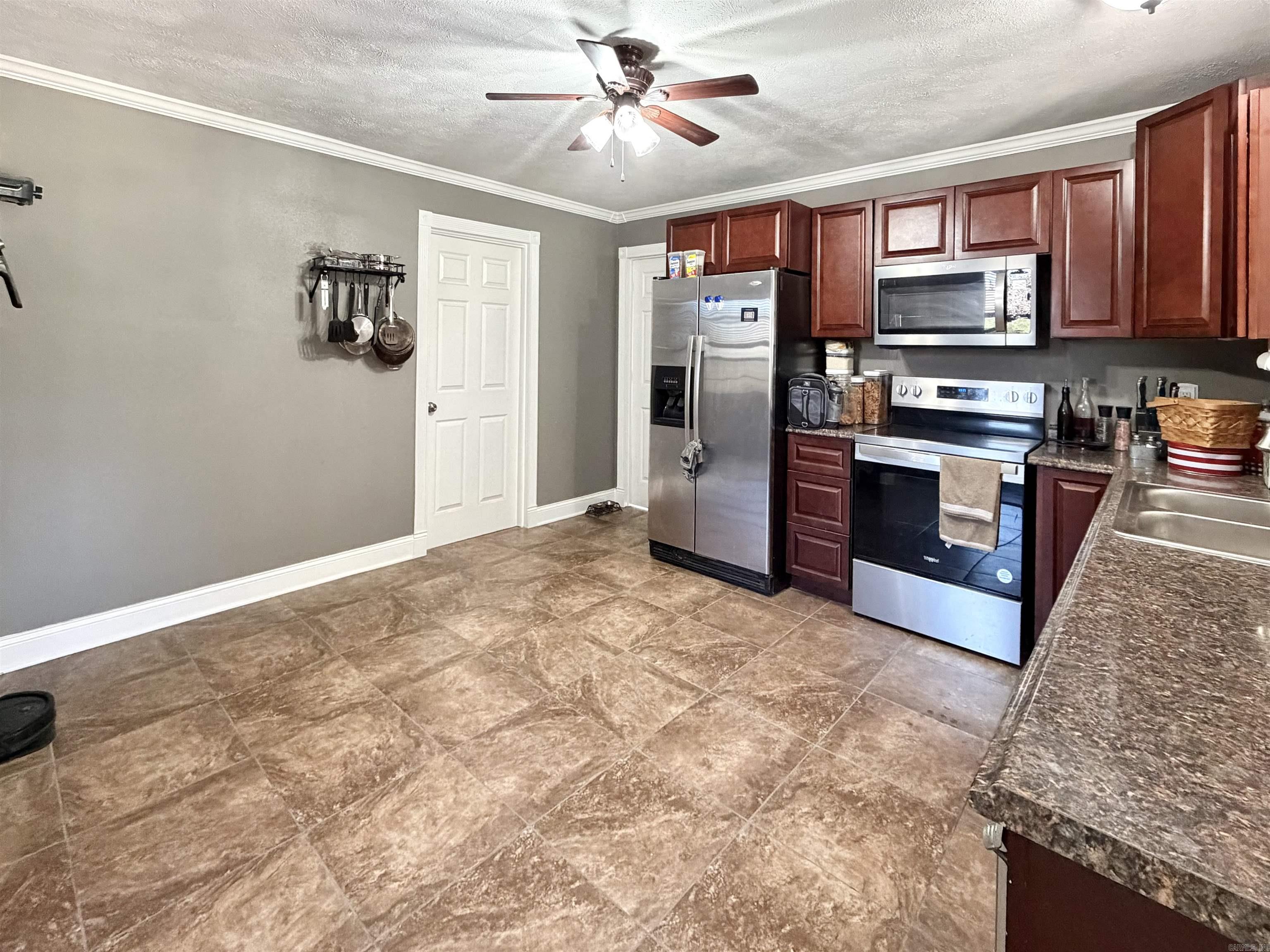 CLIFTONS ADDN - Residential