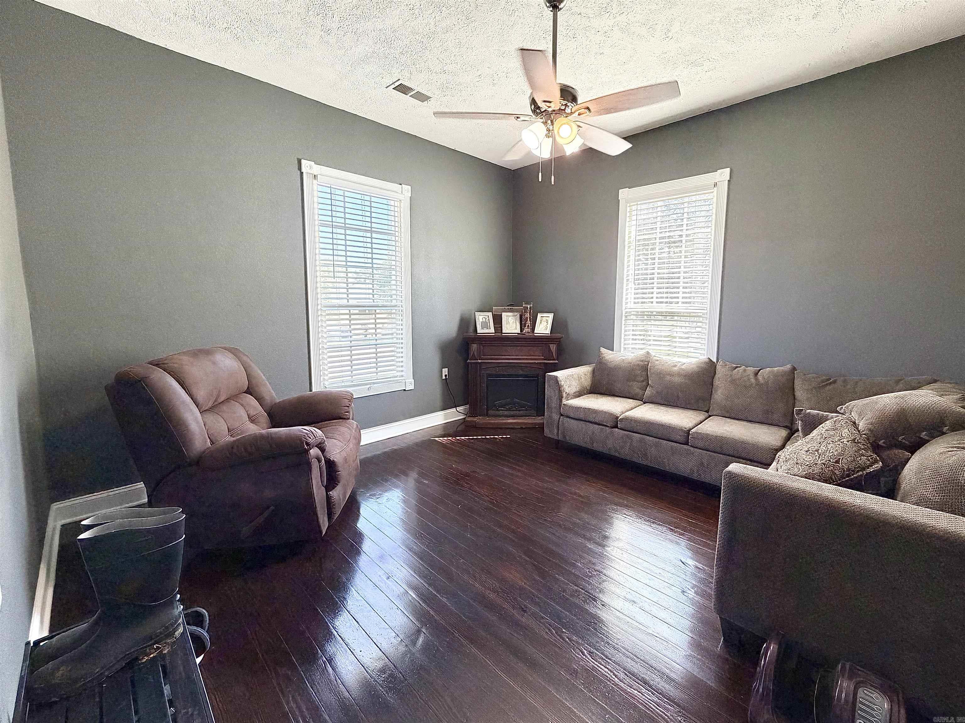 CLIFTONS ADDN - Residential