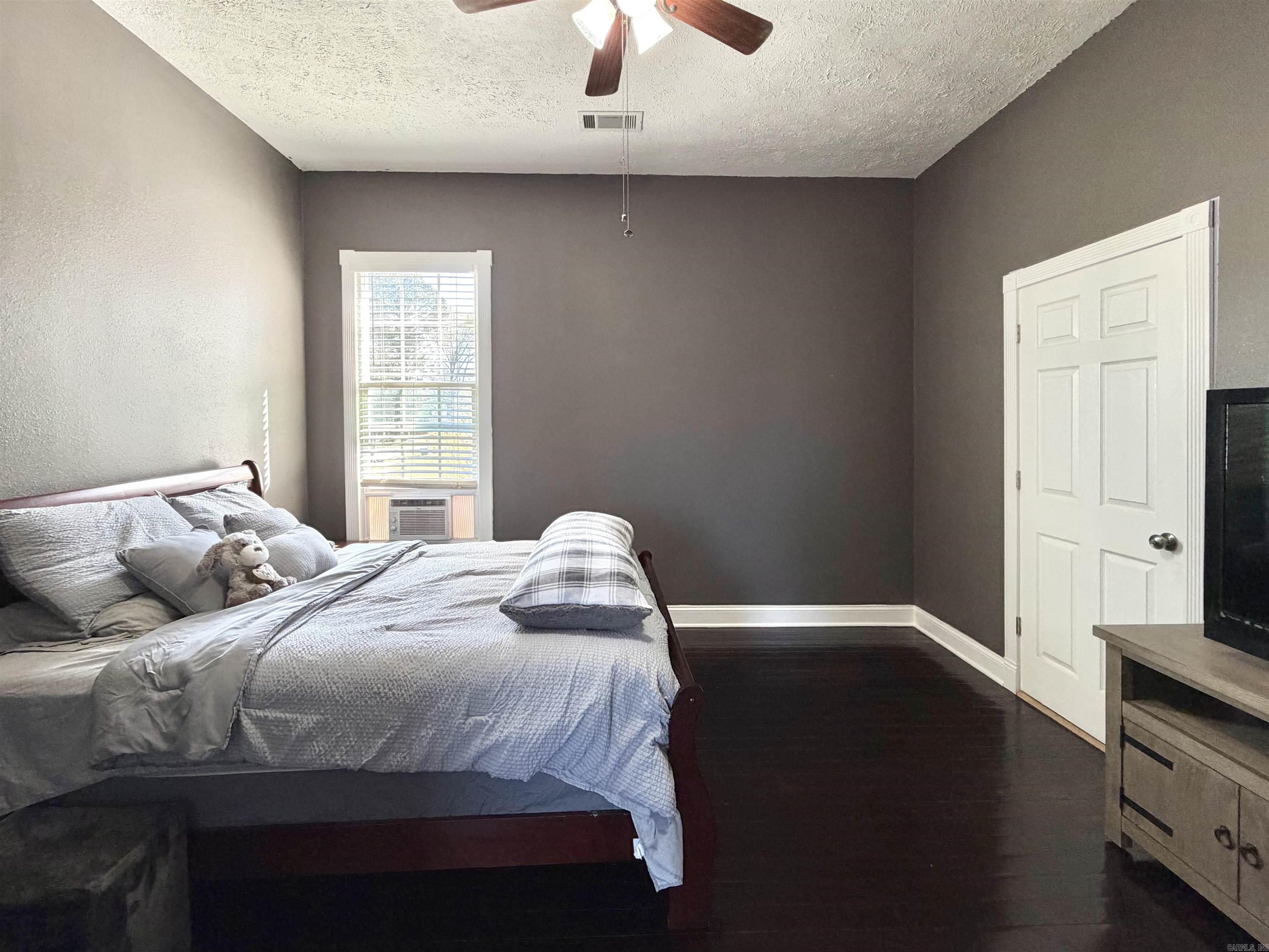 CLIFTONS ADDN - Residential