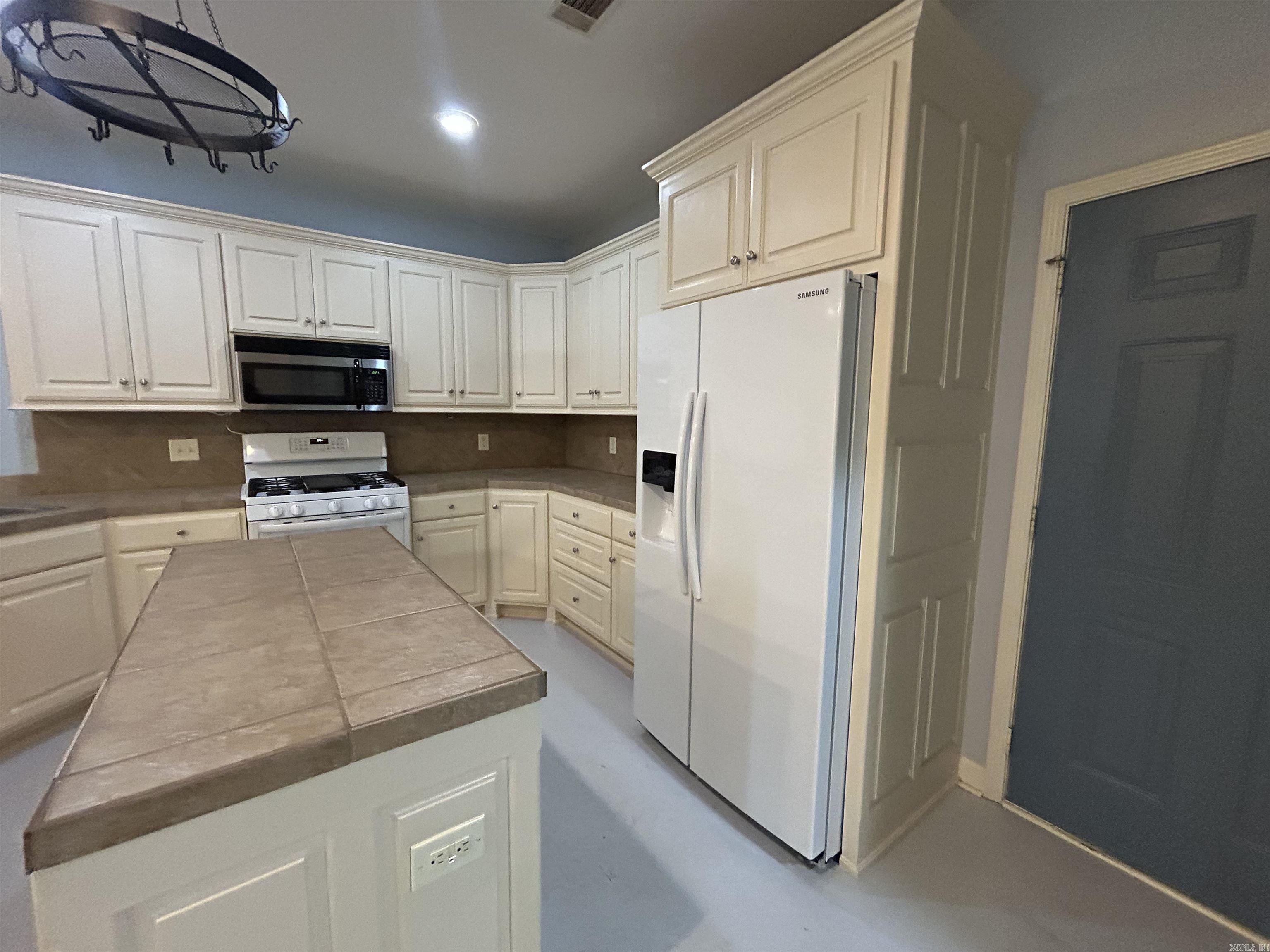 STAGECOACH VILLAGE - Residential