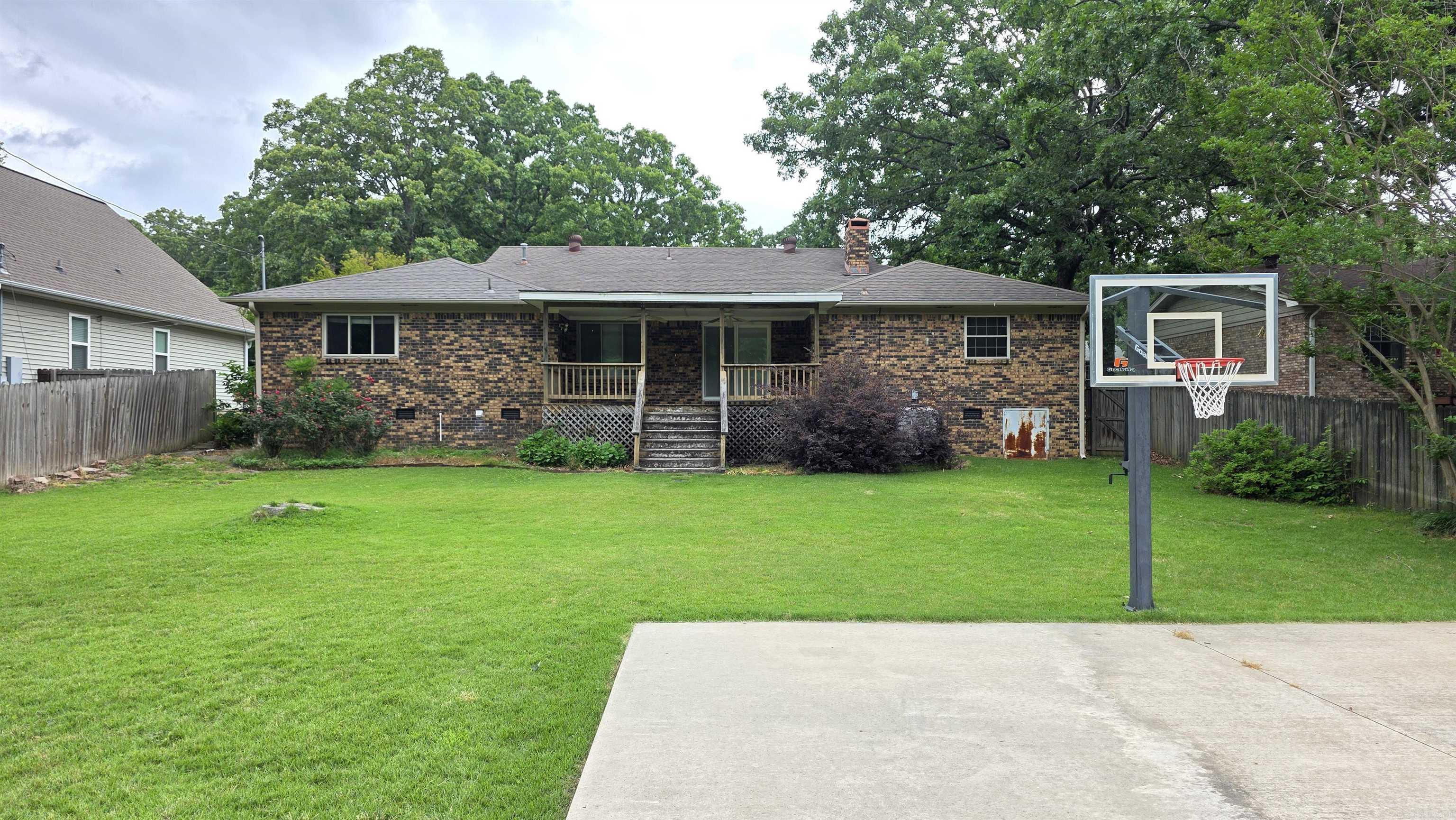INDIAN HILLS - Residential