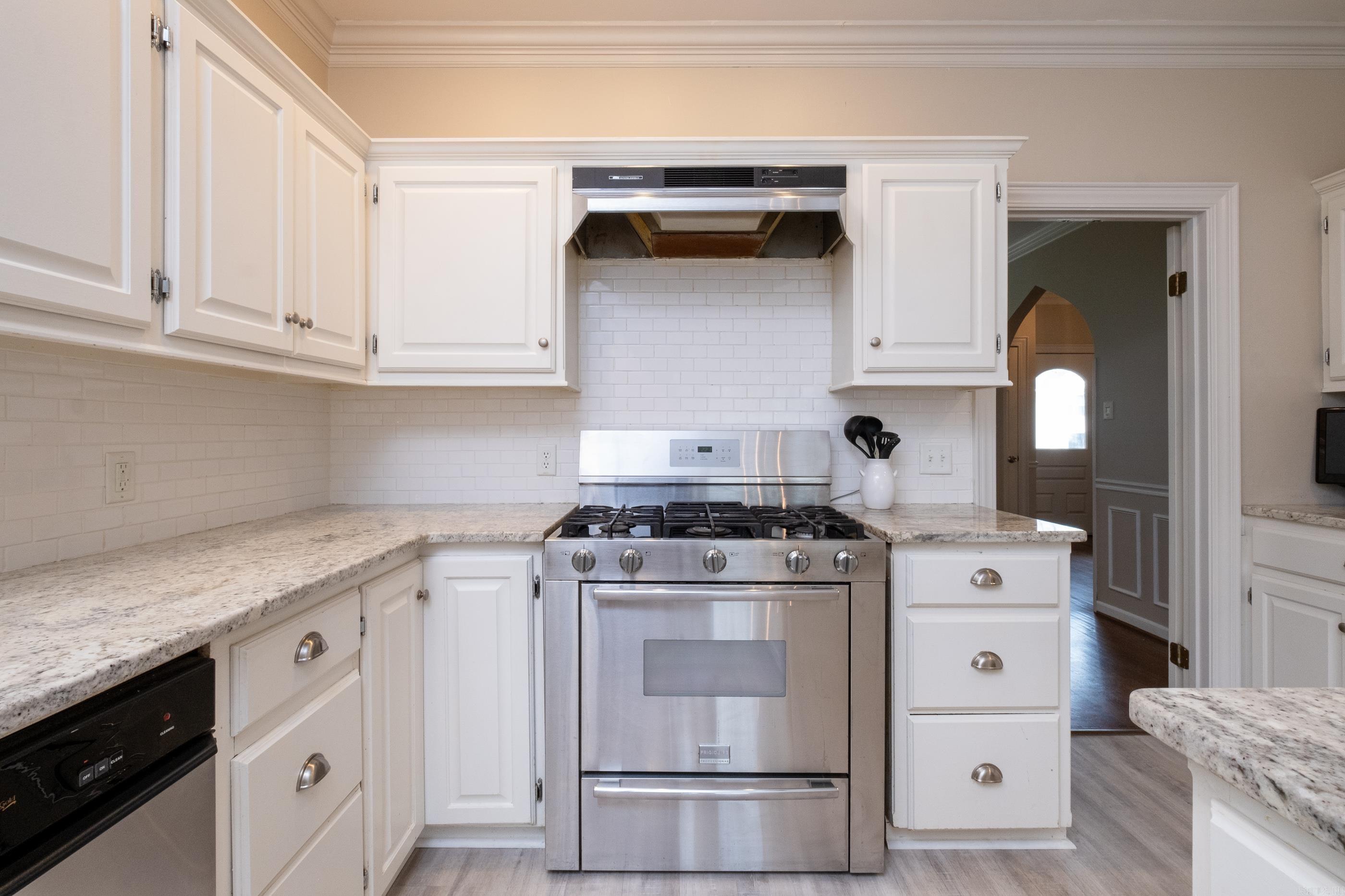 LONGLEA MANOR ADDN - Residential