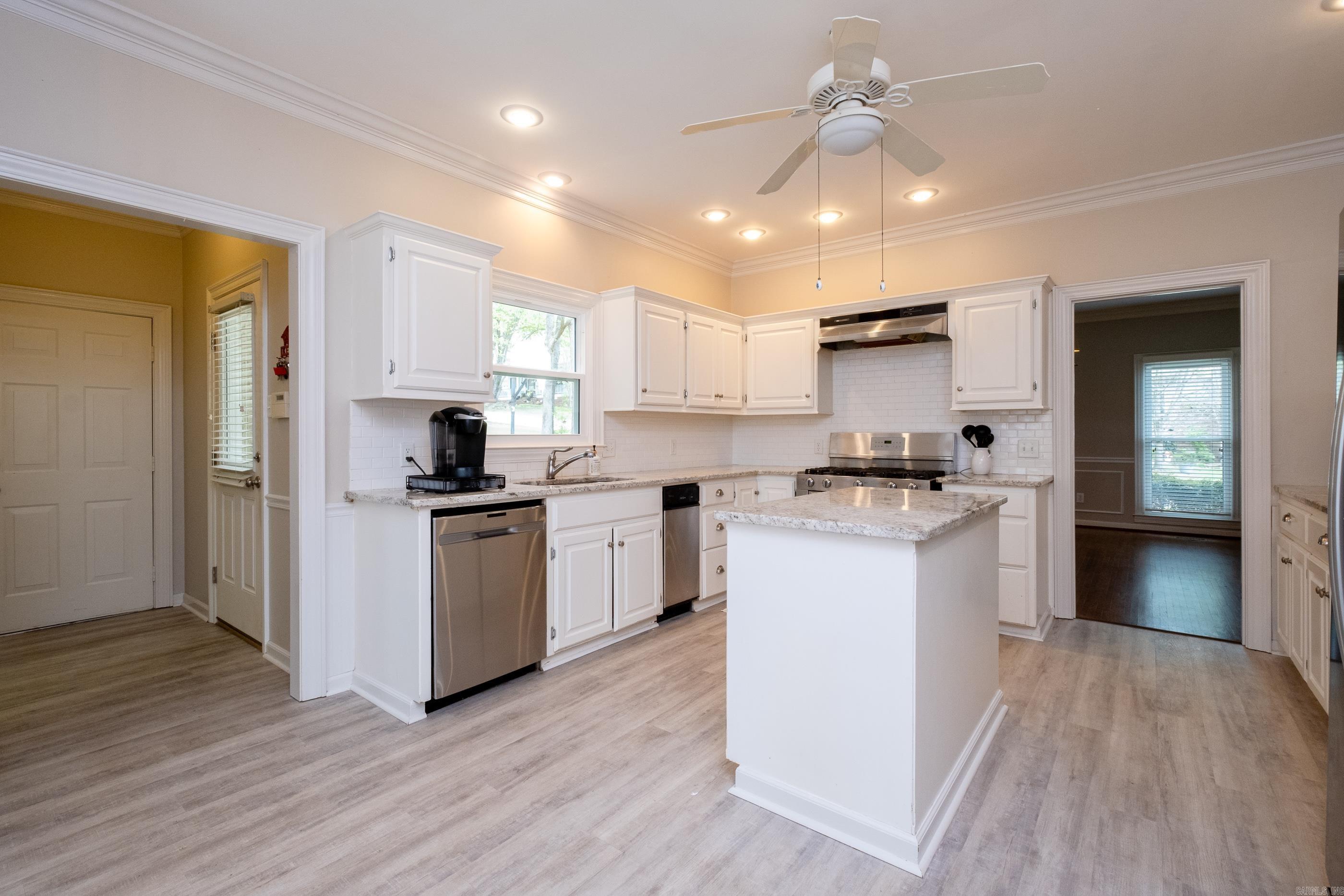 LONGLEA MANOR ADDN - Residential