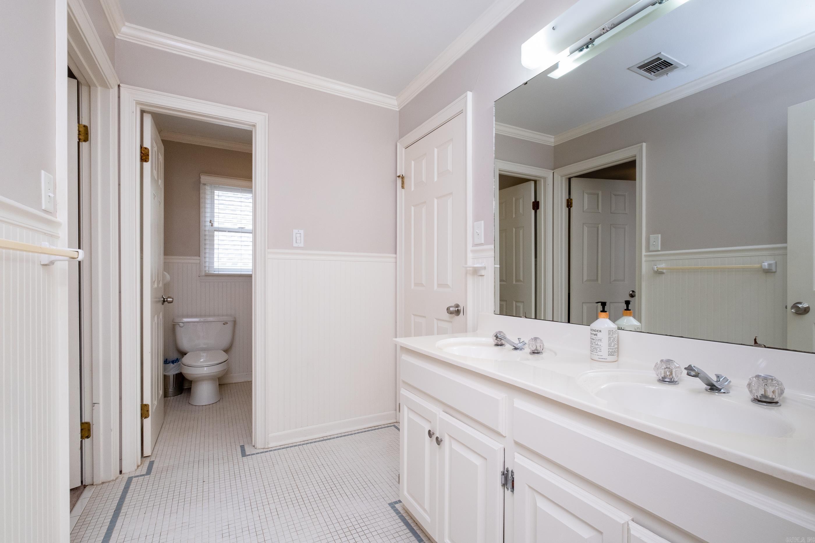 LONGLEA MANOR ADDN - Residential