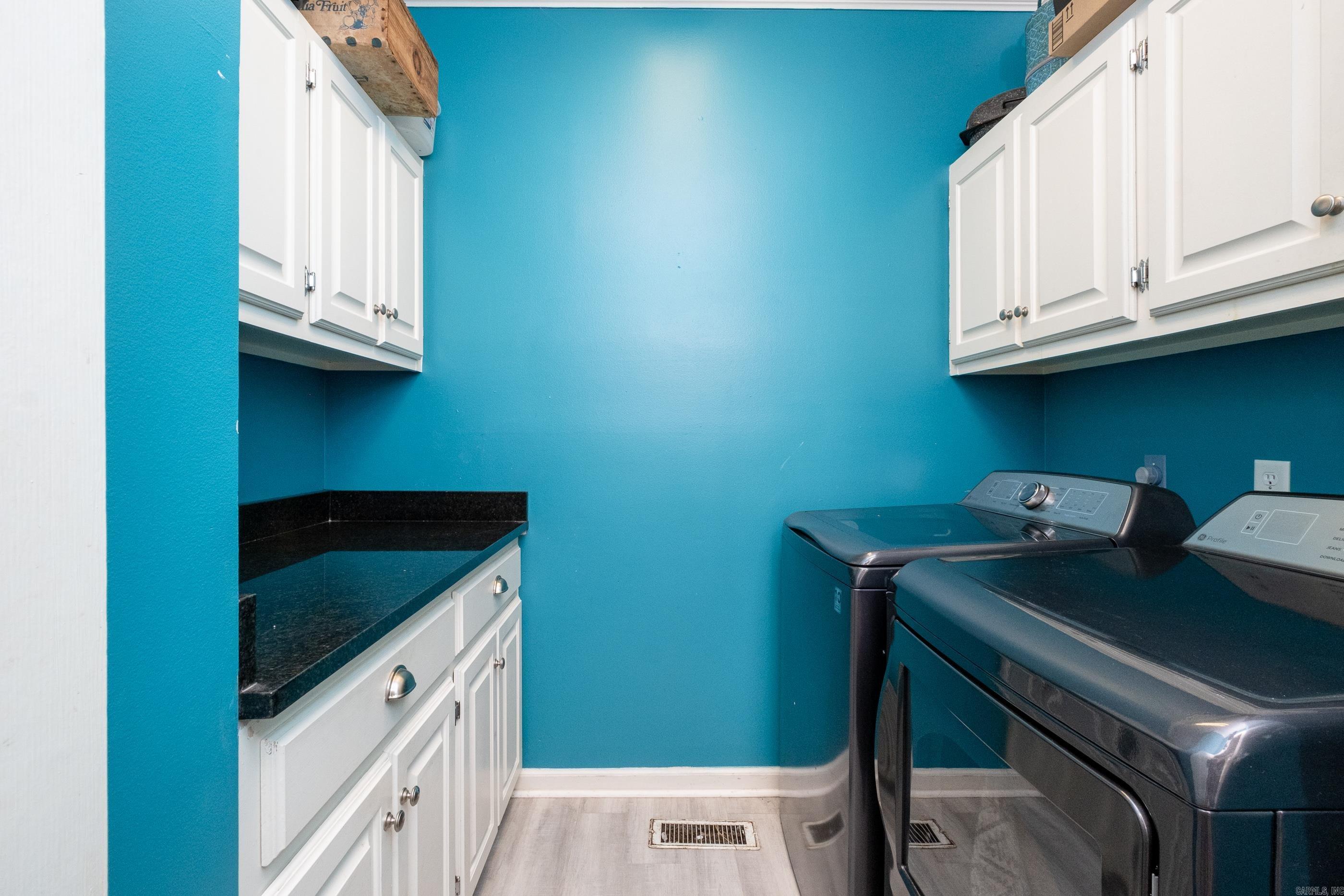 LONGLEA MANOR ADDN - Residential