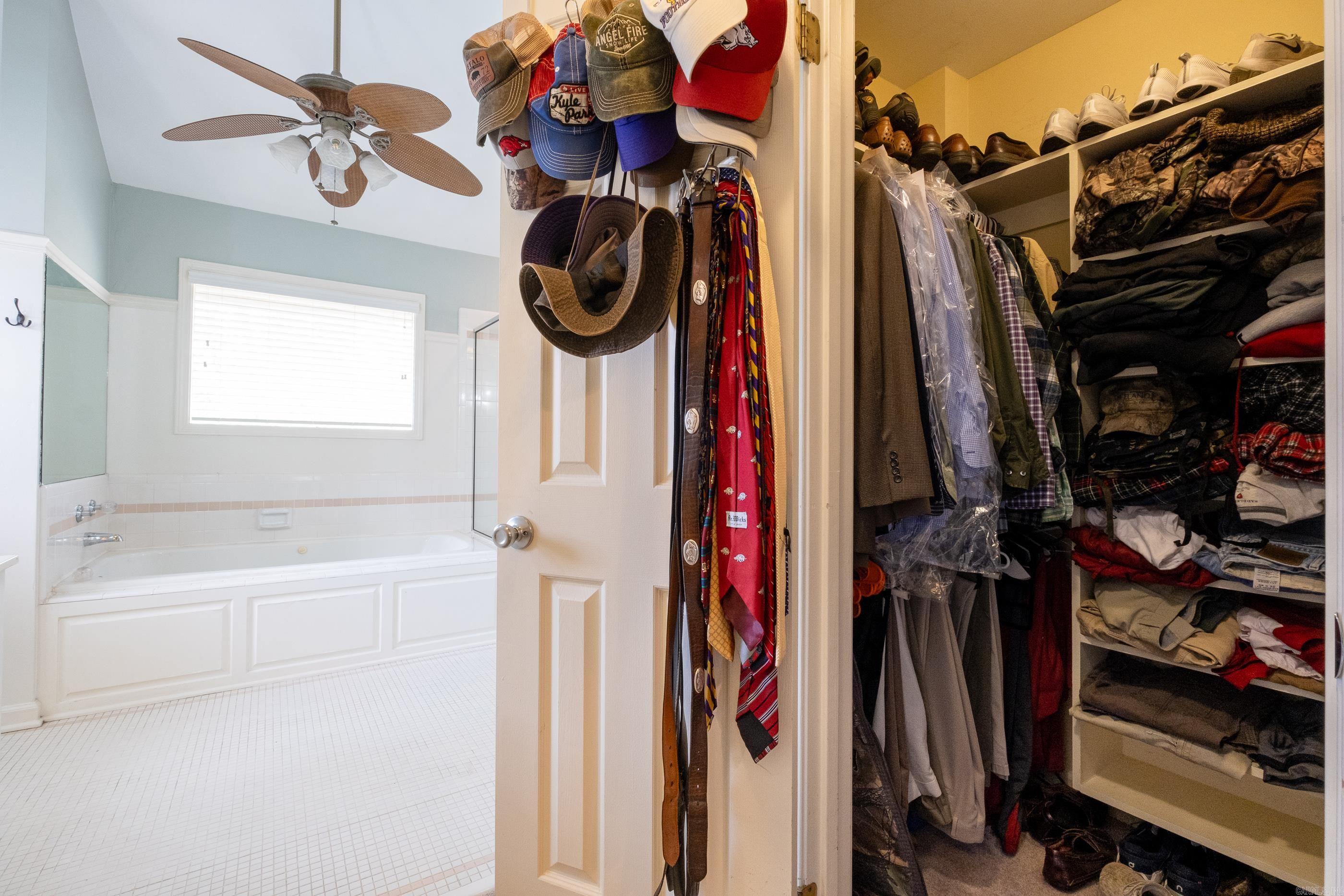 LONGLEA MANOR ADDN - Residential