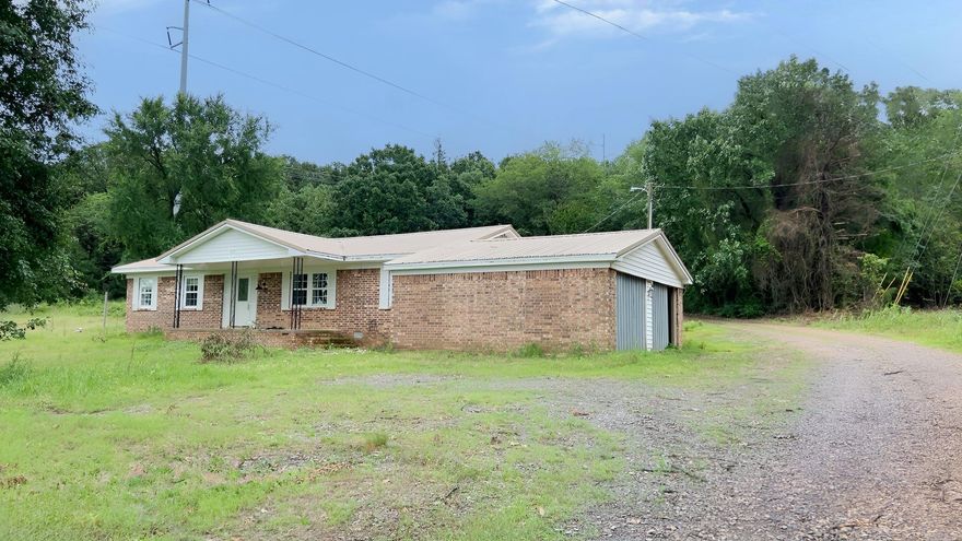 This property has been placed in an upcoming event. All bids should be submitted at Xome.com void where prohibited. Please submit any pre-auction offer received through the property details page on Xome.com. Any post-auction offers will need to be submitted directly to the listing agent. Response within 3 business days. All properties are subject to a 5% buyer s premium pursuant to the Auction Participation Agreement and Terms & Conditions minimums will apply. Please contact listing agent for details and commission paid on this property.