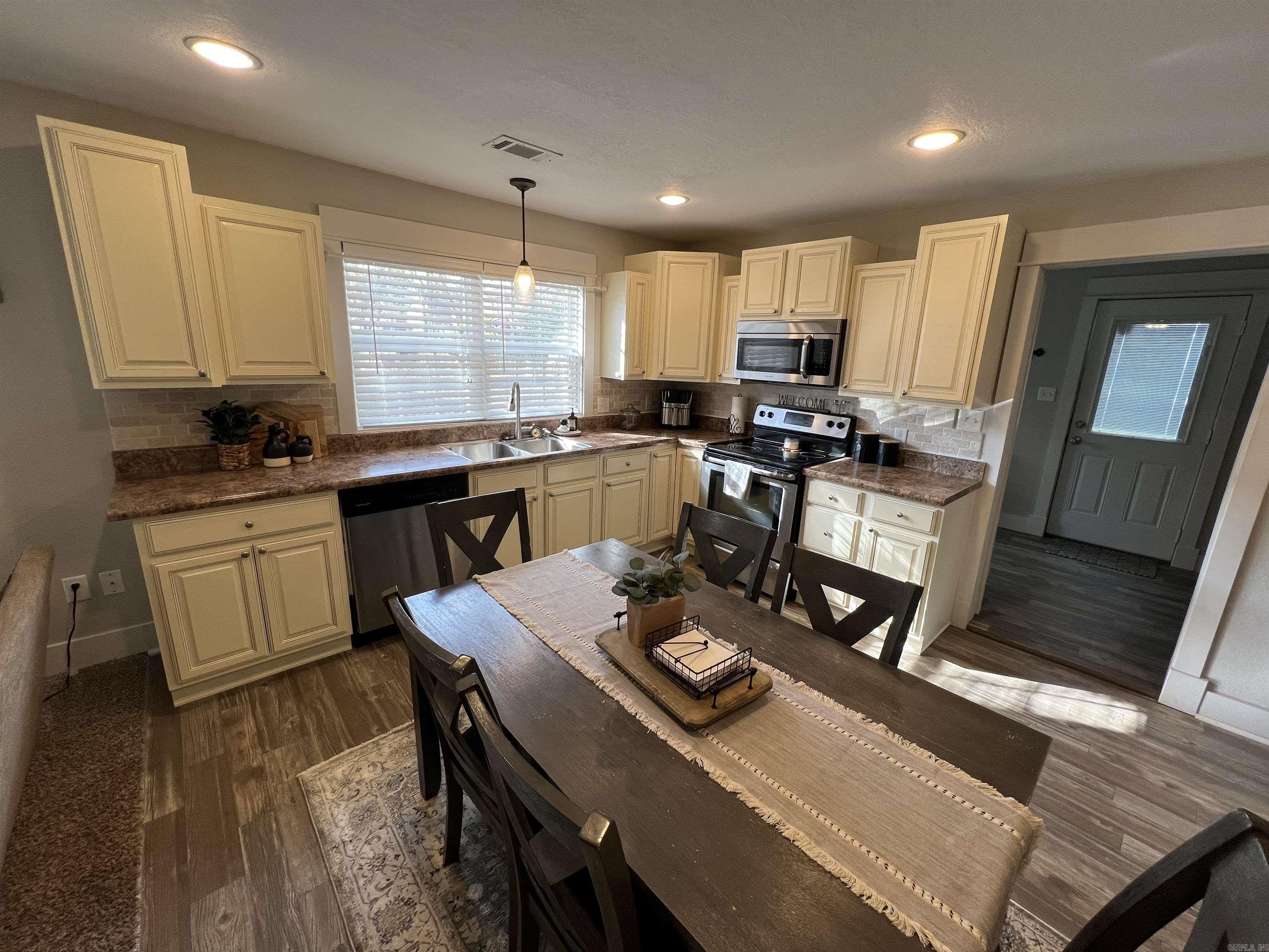 MOYES'S S/D W & Q ADD - Residential