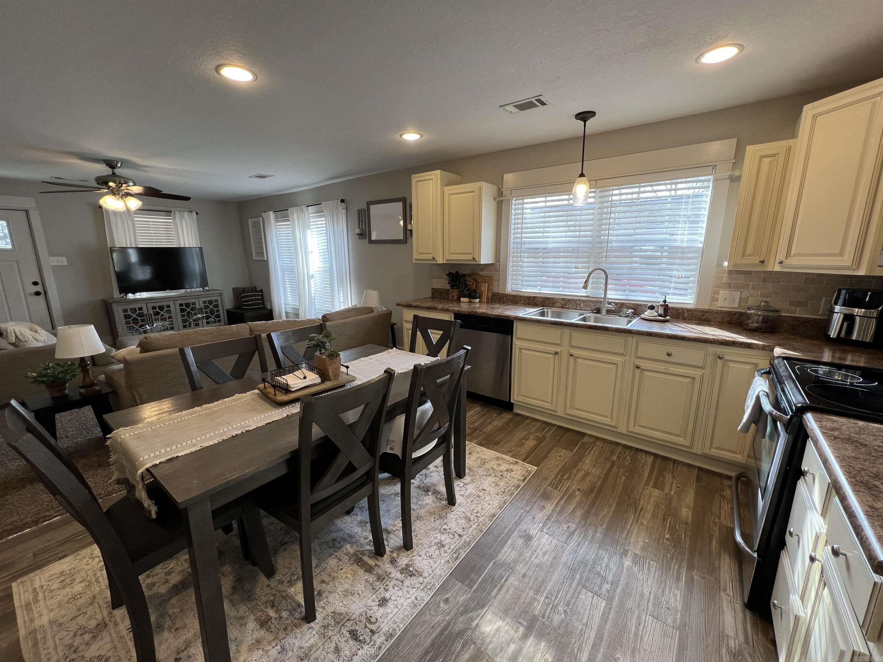 MOYES'S S/D W & Q ADD - Residential