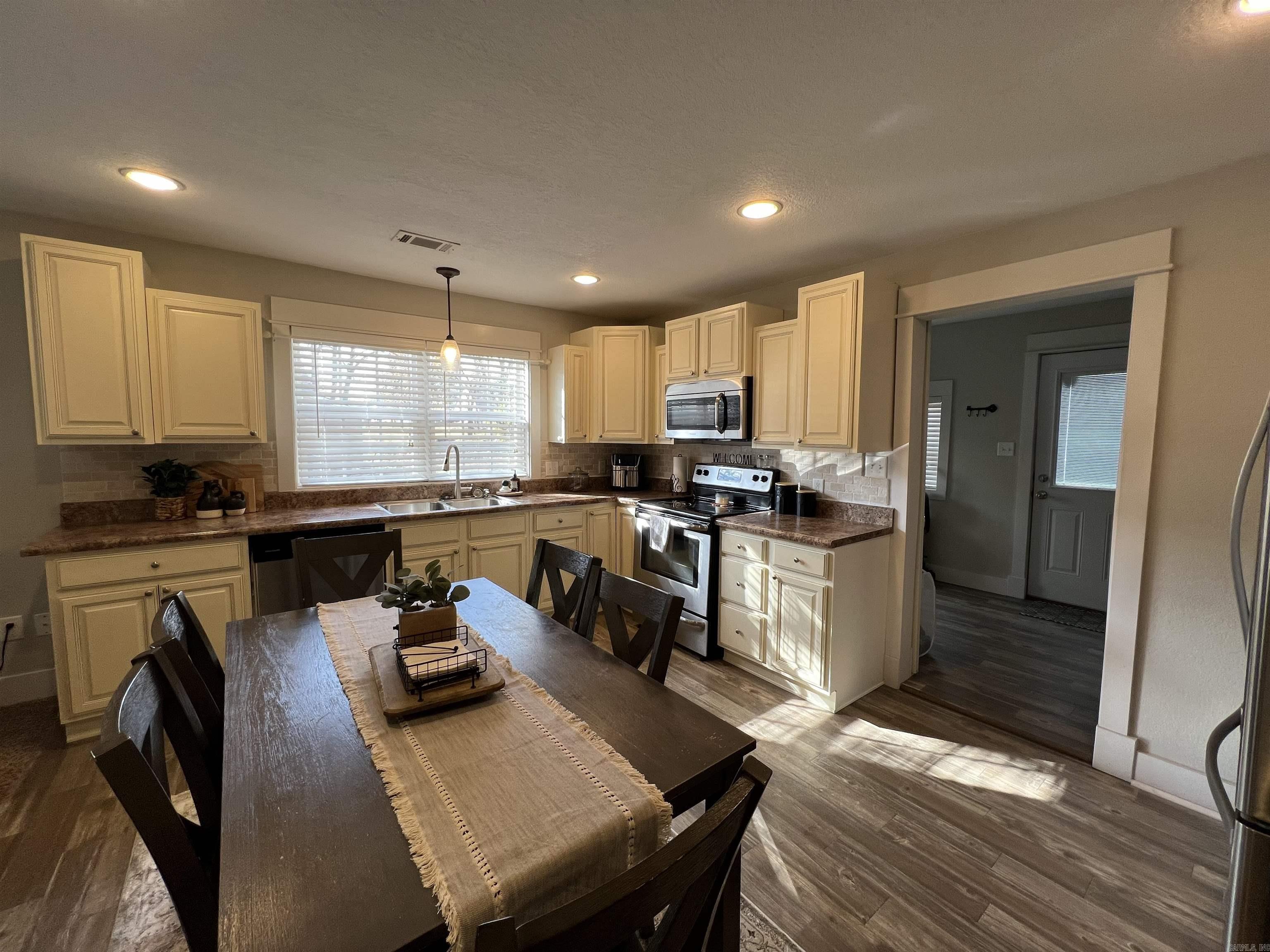 MOYES'S S/D W & Q ADD - Residential