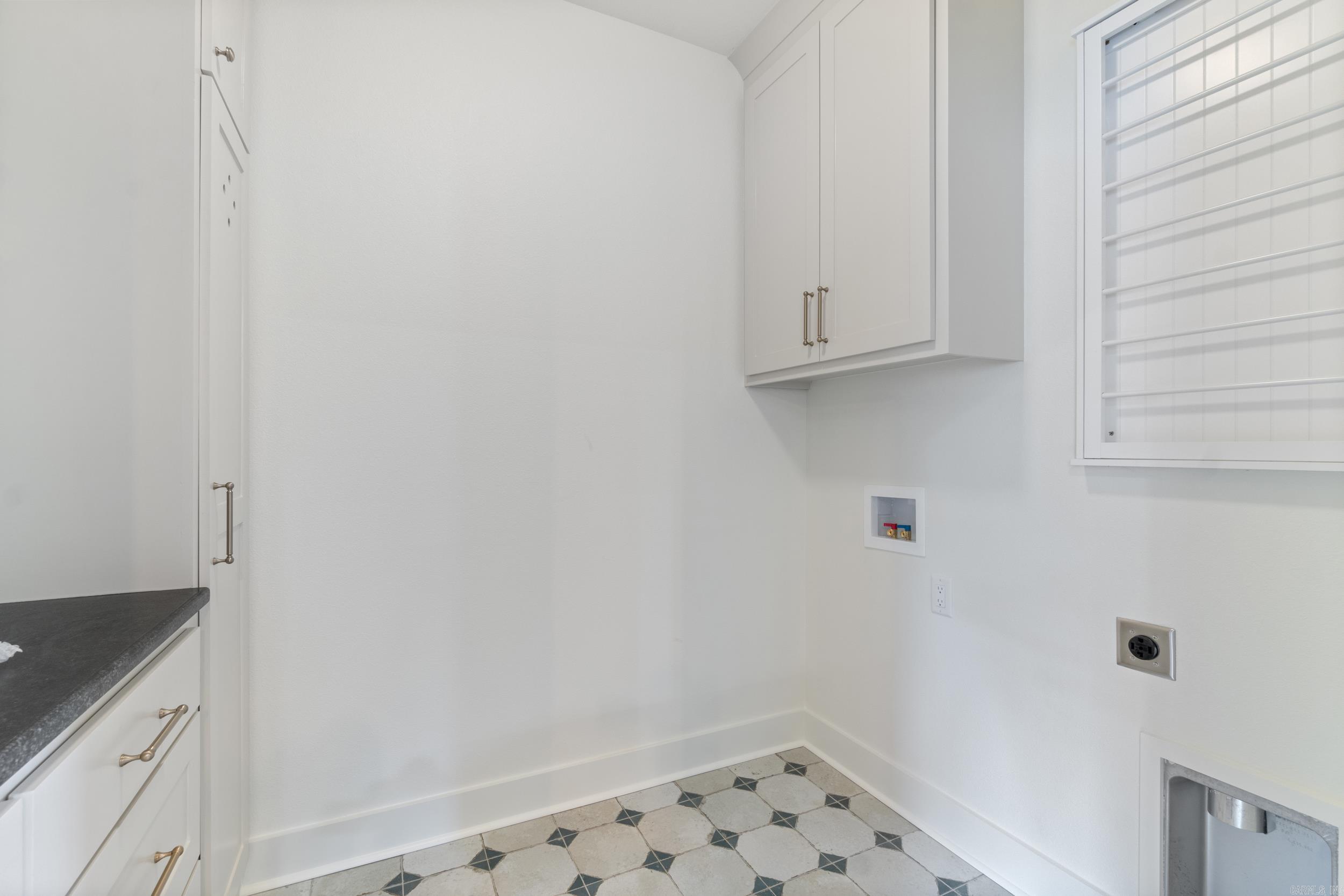 EAST MEADOW - Residential