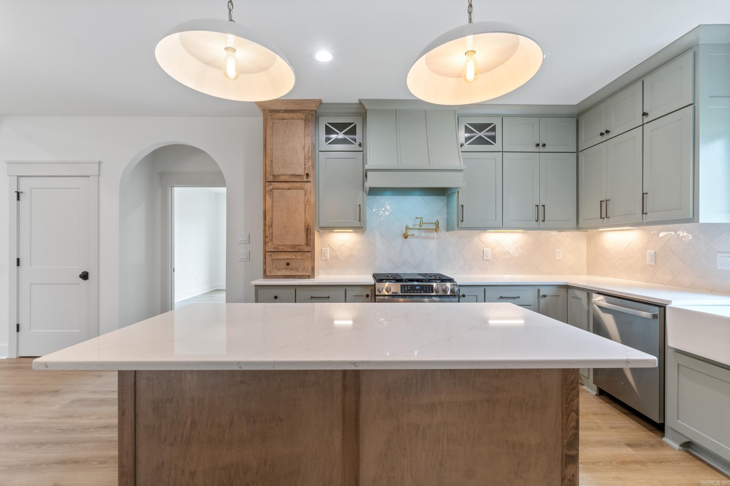 EAST MEADOW - Residential