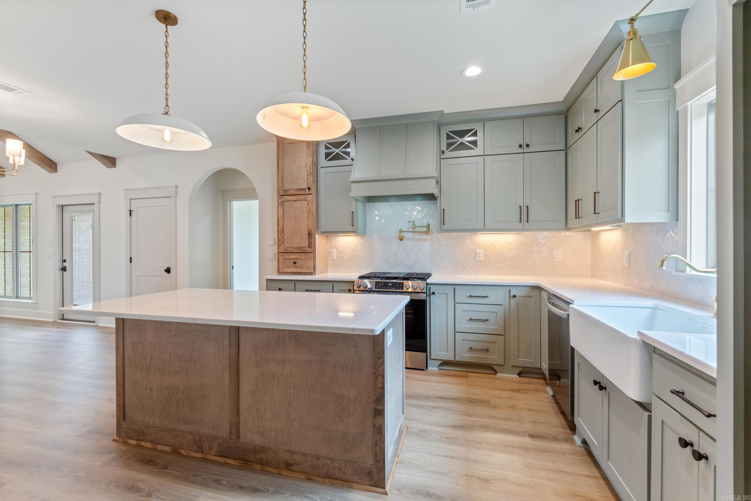 EAST MEADOW - Residential