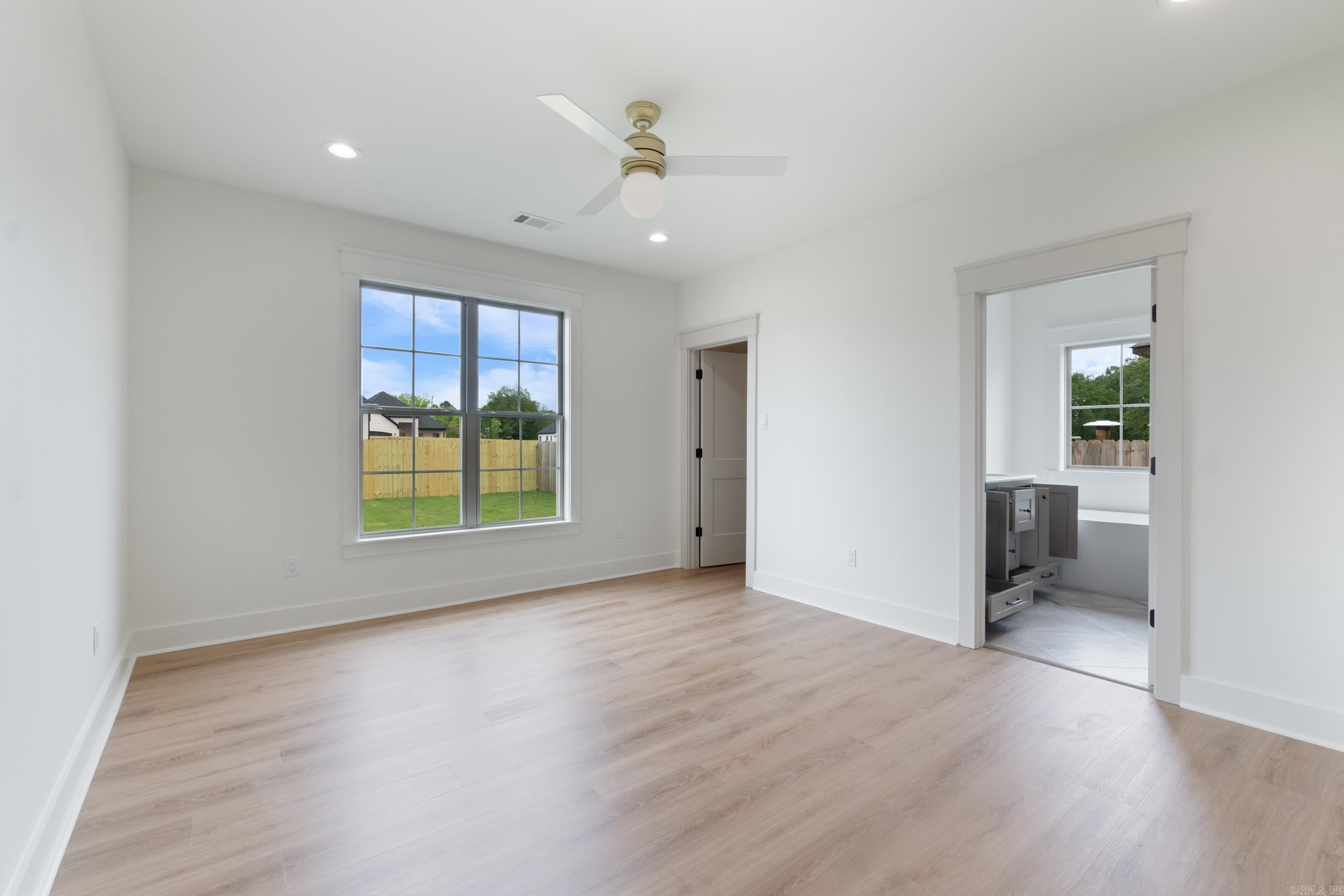 EAST MEADOW - Residential