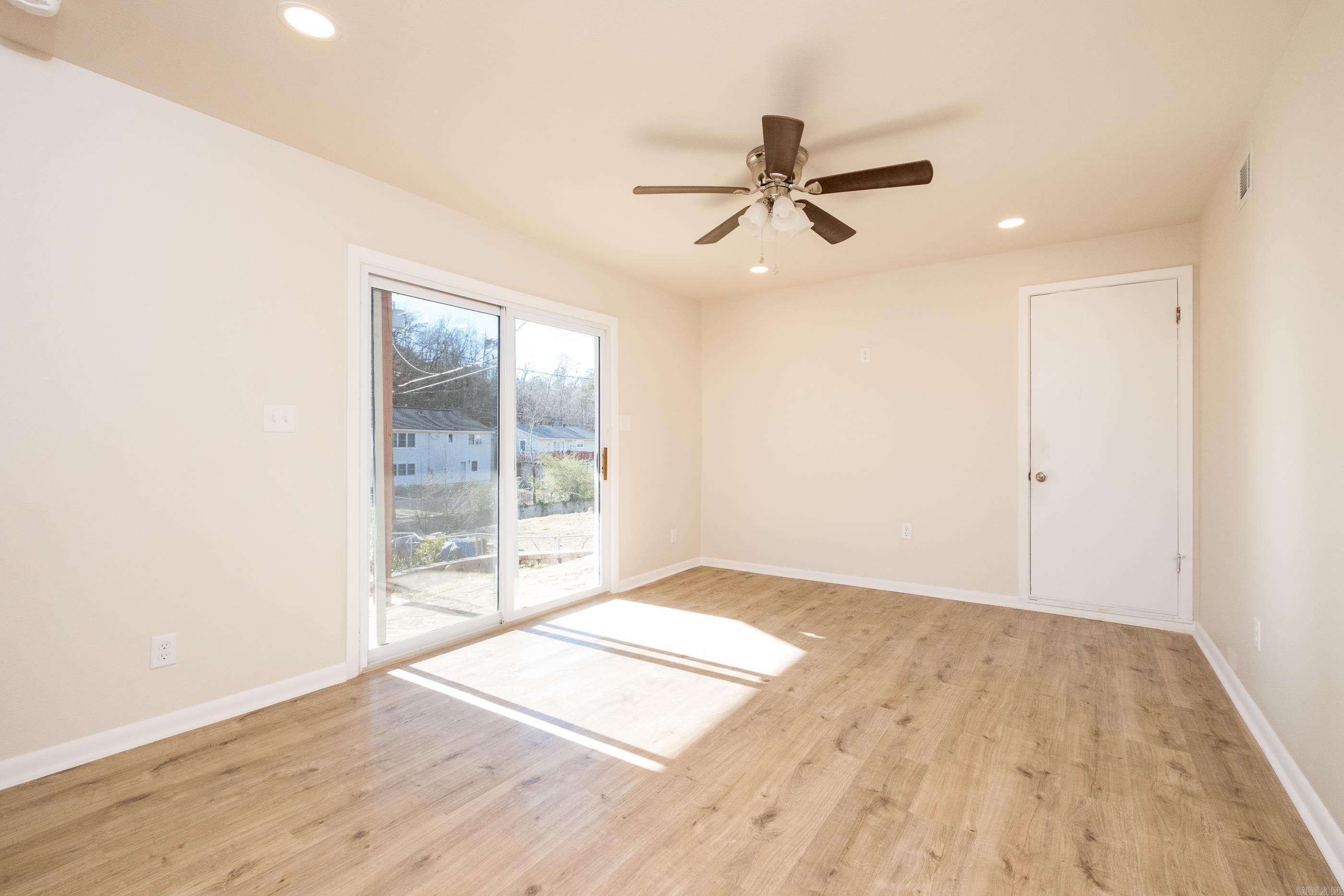 KINGWOOD PLACE - Residential