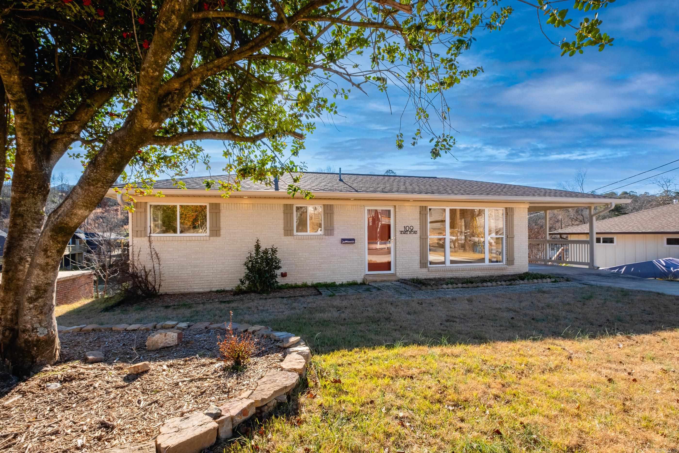 KINGWOOD PLACE - Residential