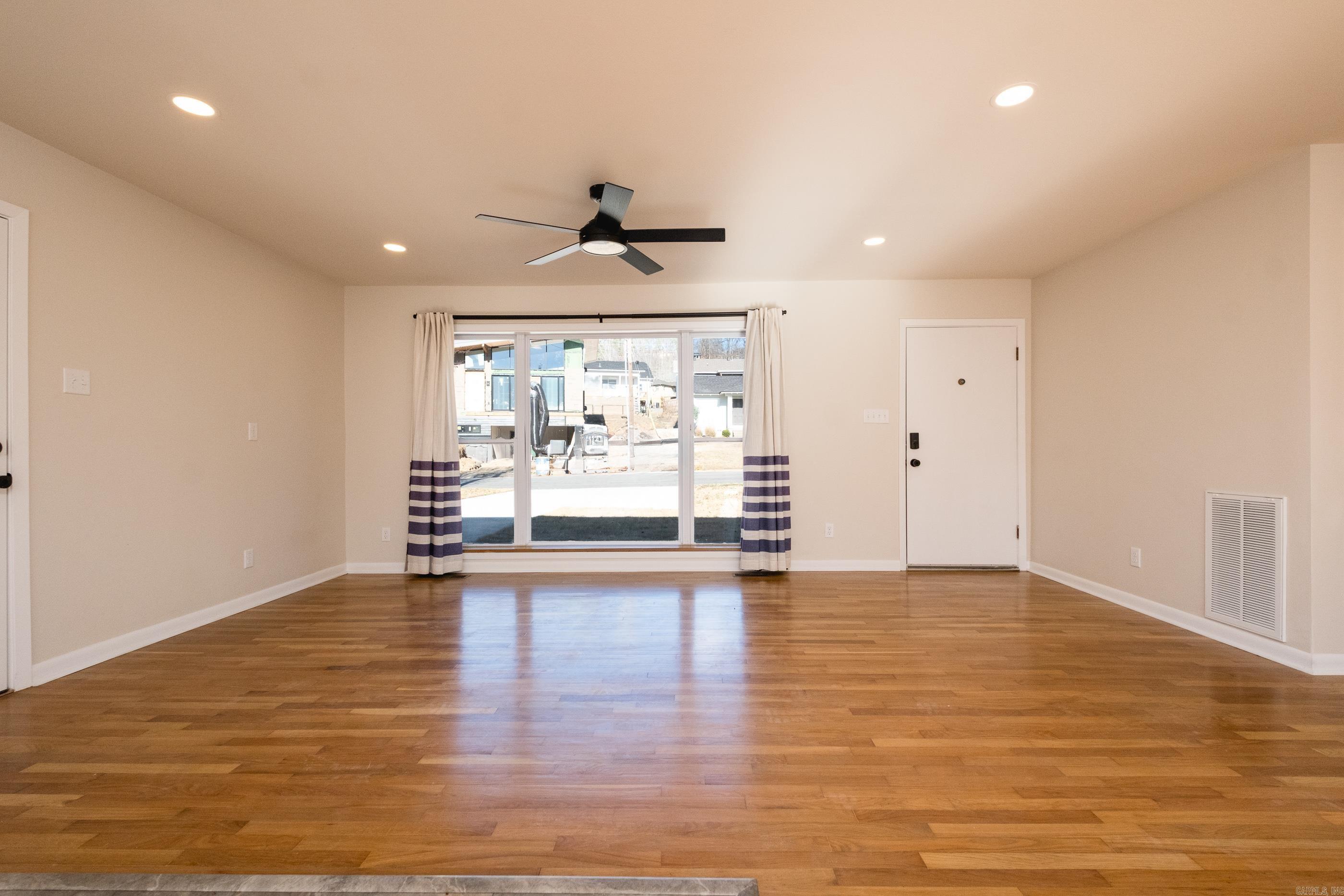 KINGWOOD PLACE - Residential