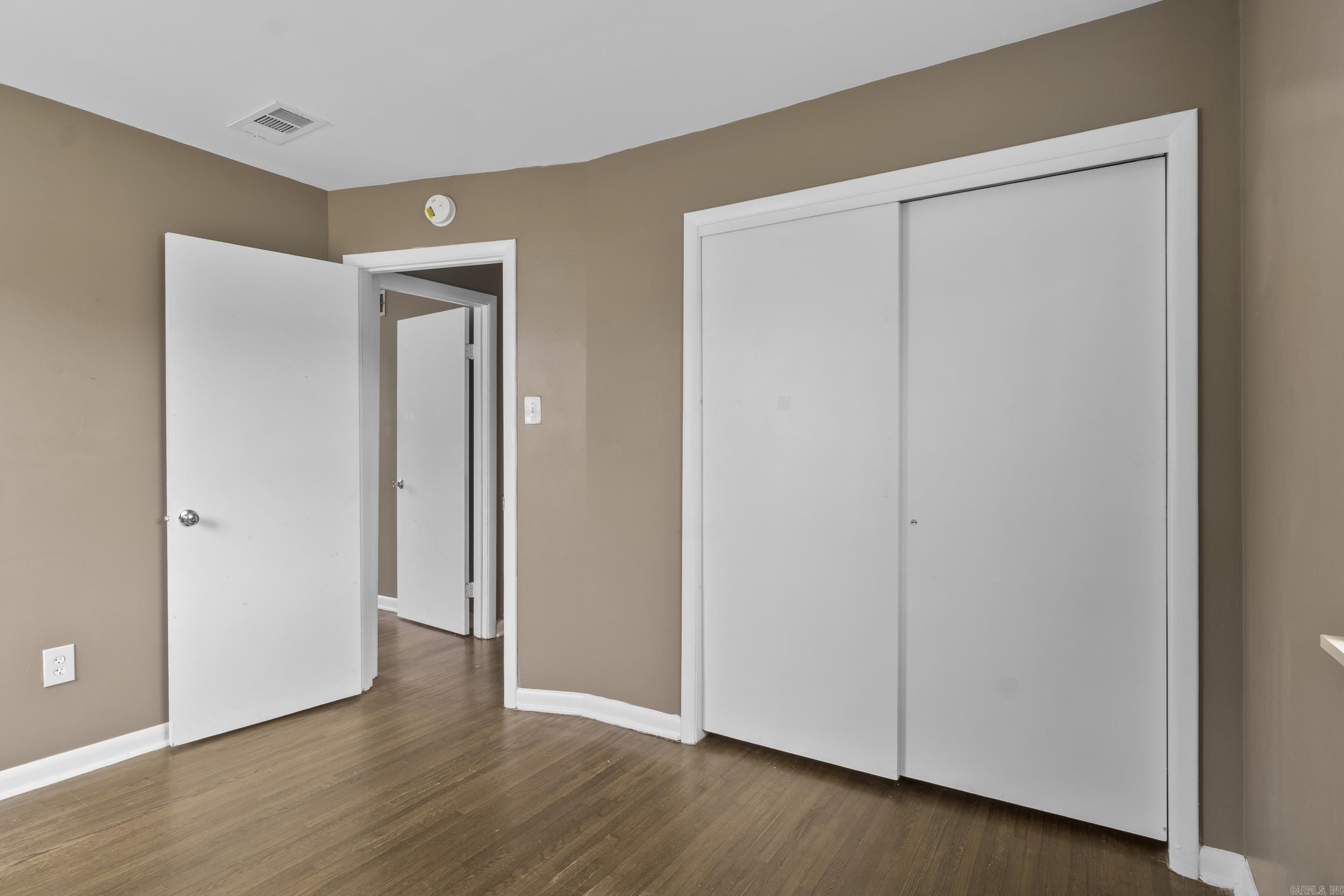 GLENOAKS - Residential