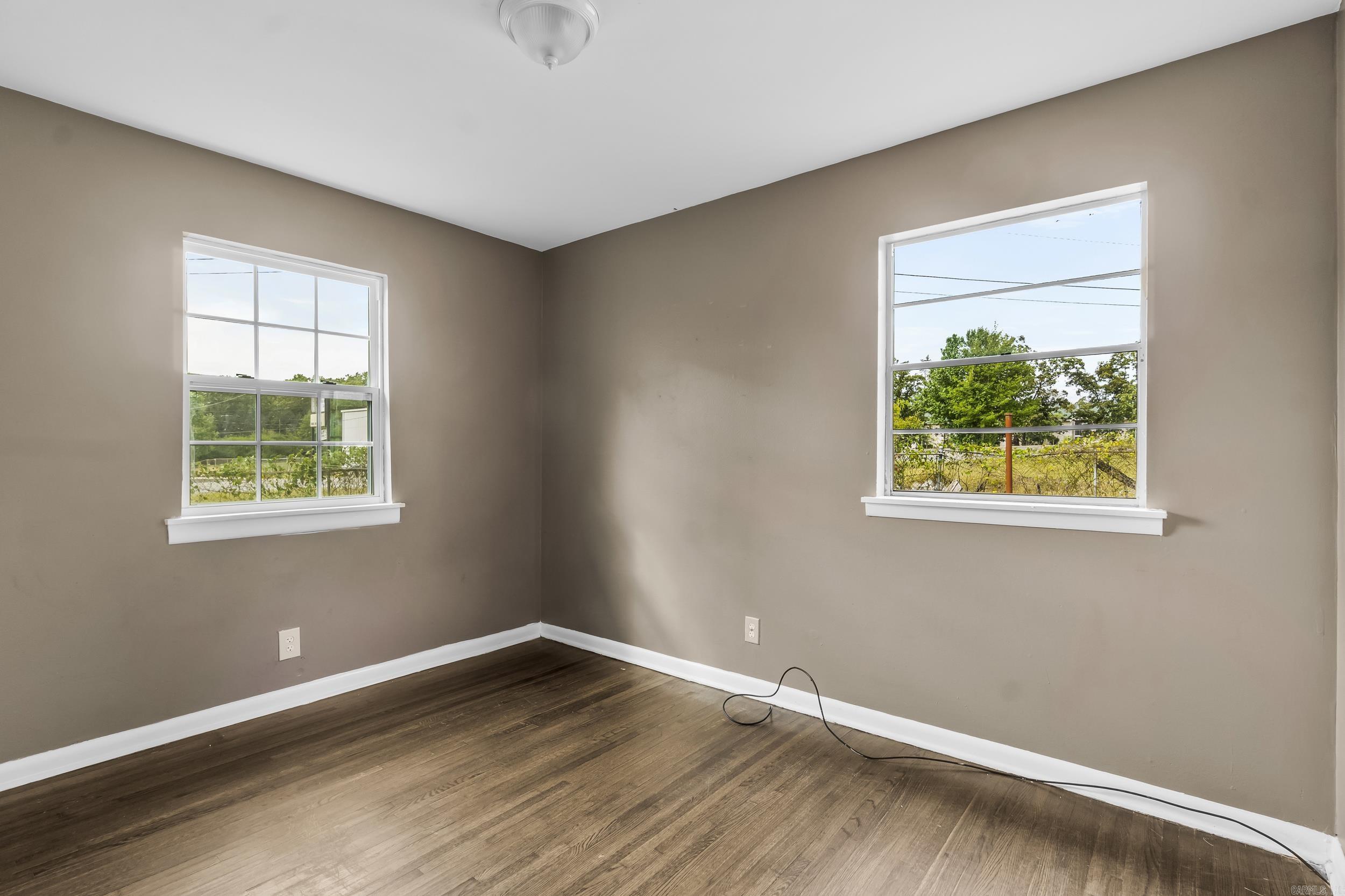 GLENOAKS - Residential