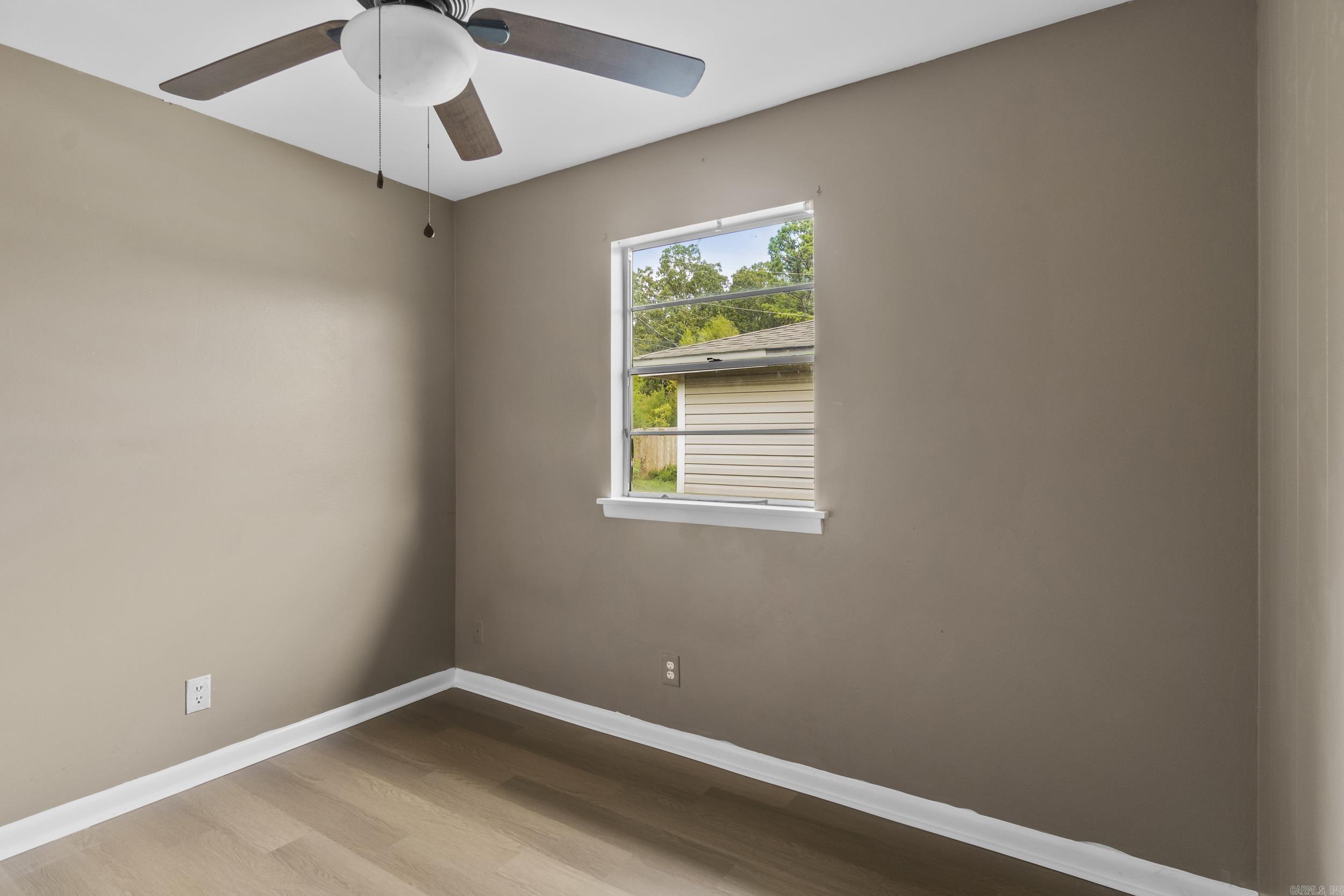 GLENOAKS - Residential