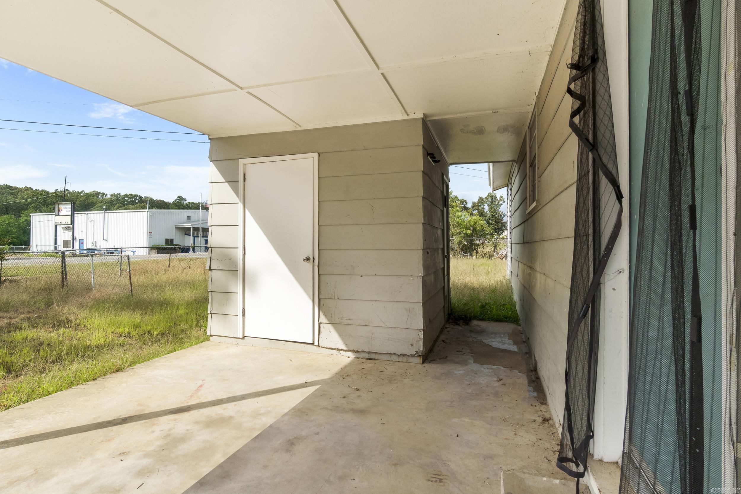 GLENOAKS - Residential