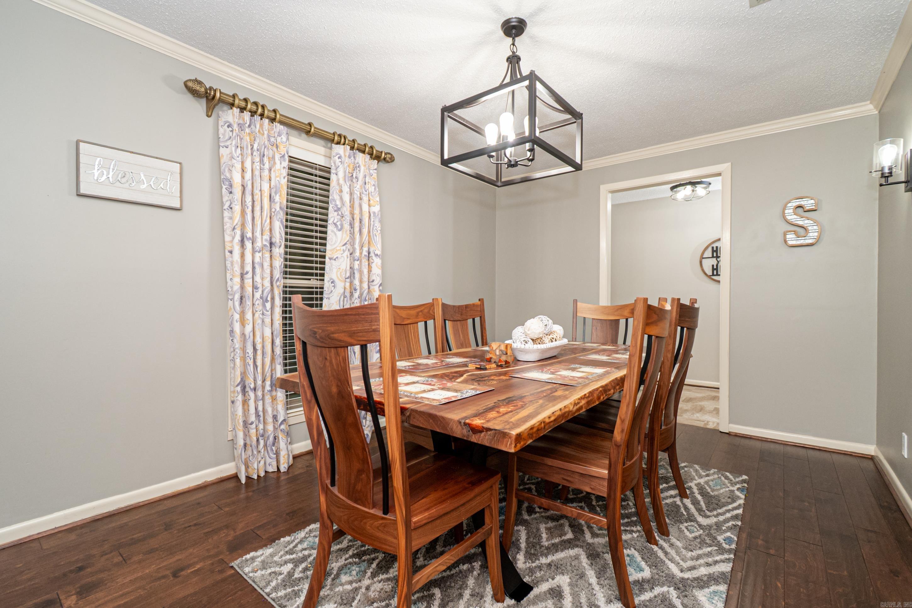 WOODLAND HILLS - Residential