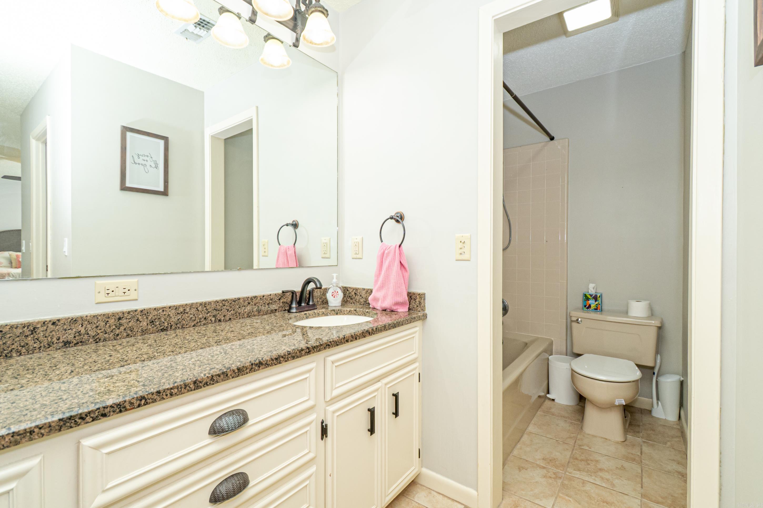 WOODLAND HILLS - Residential