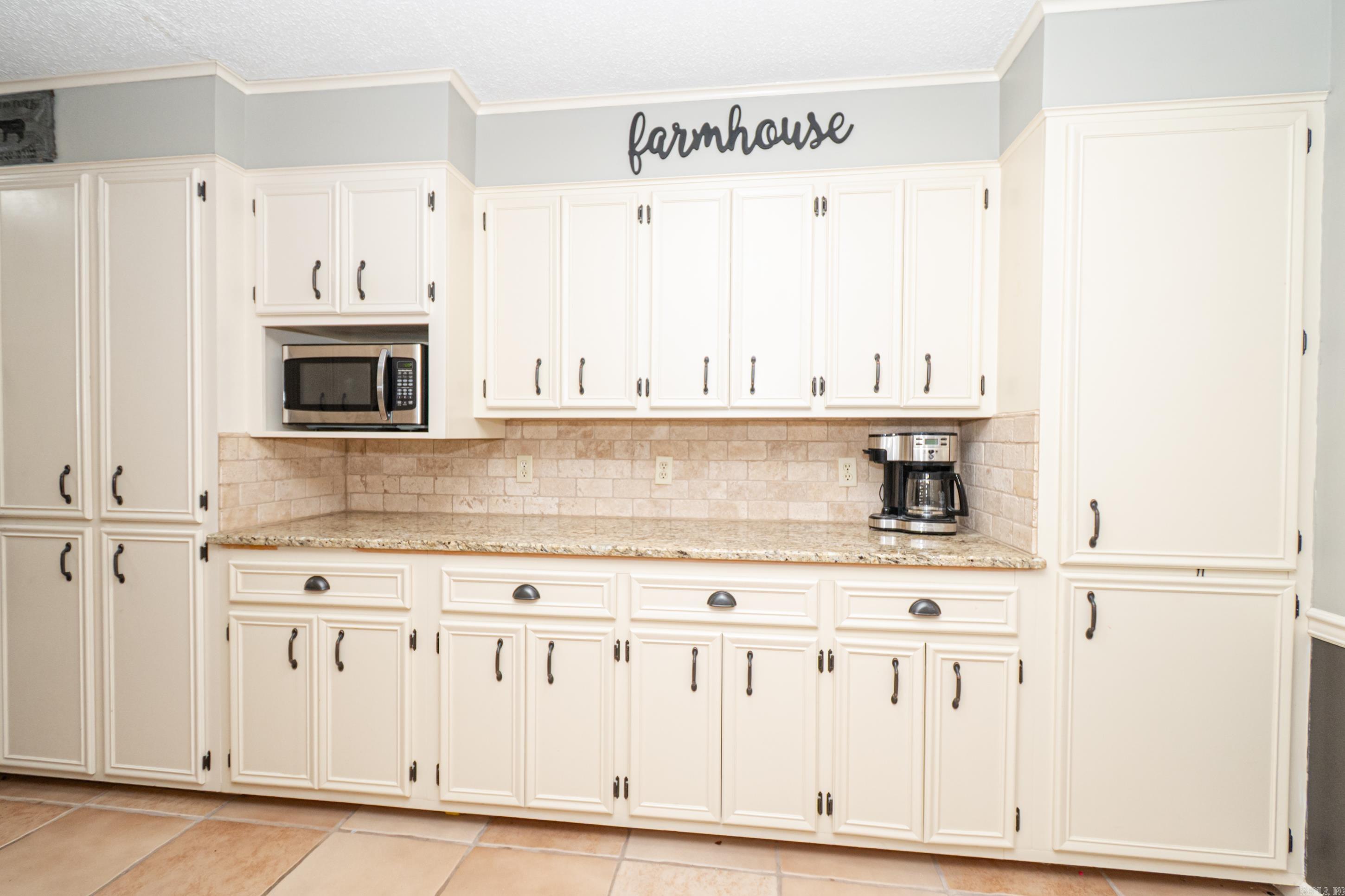 WOODLAND HILLS - Residential