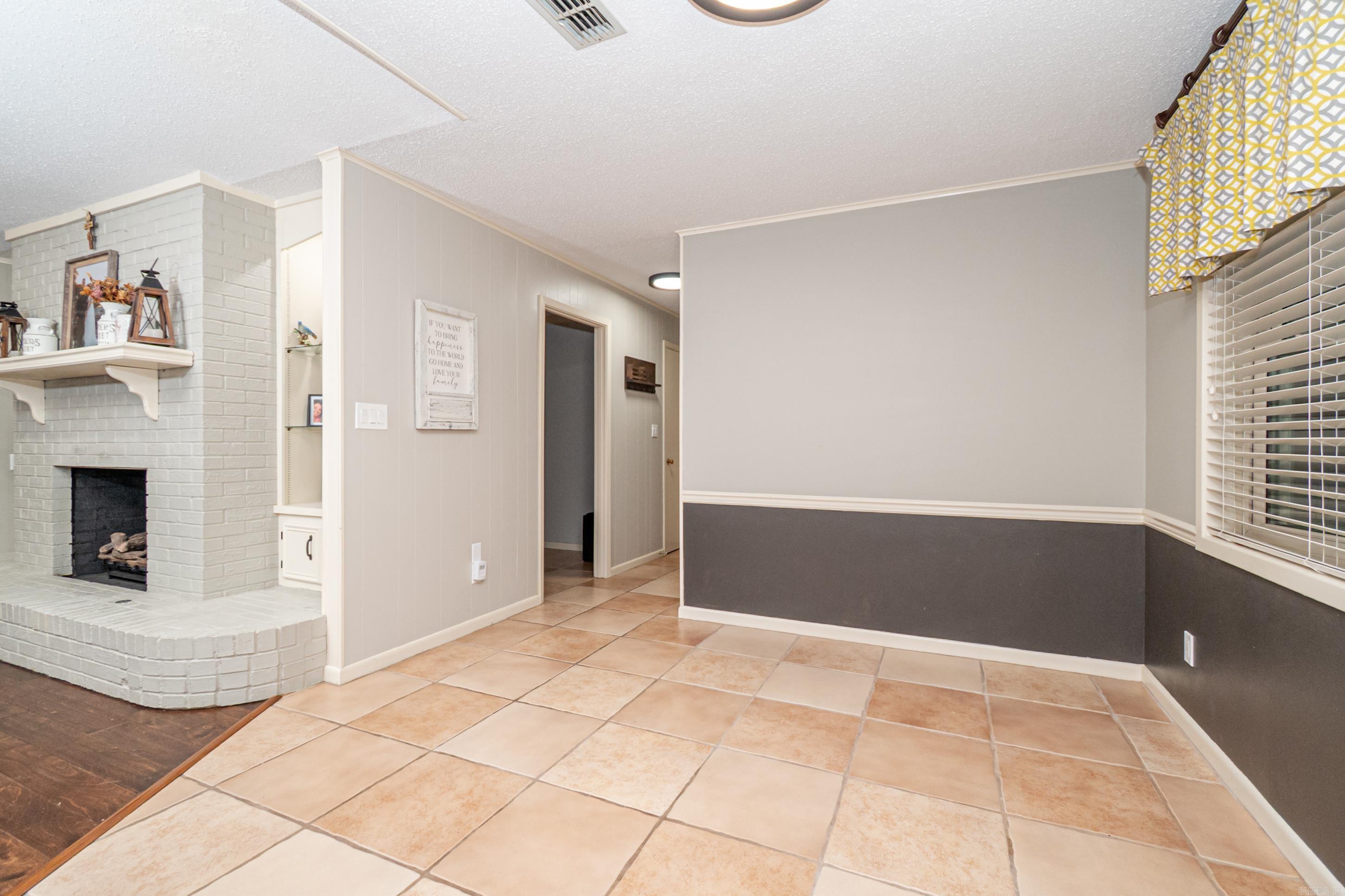 WOODLAND HILLS - Residential