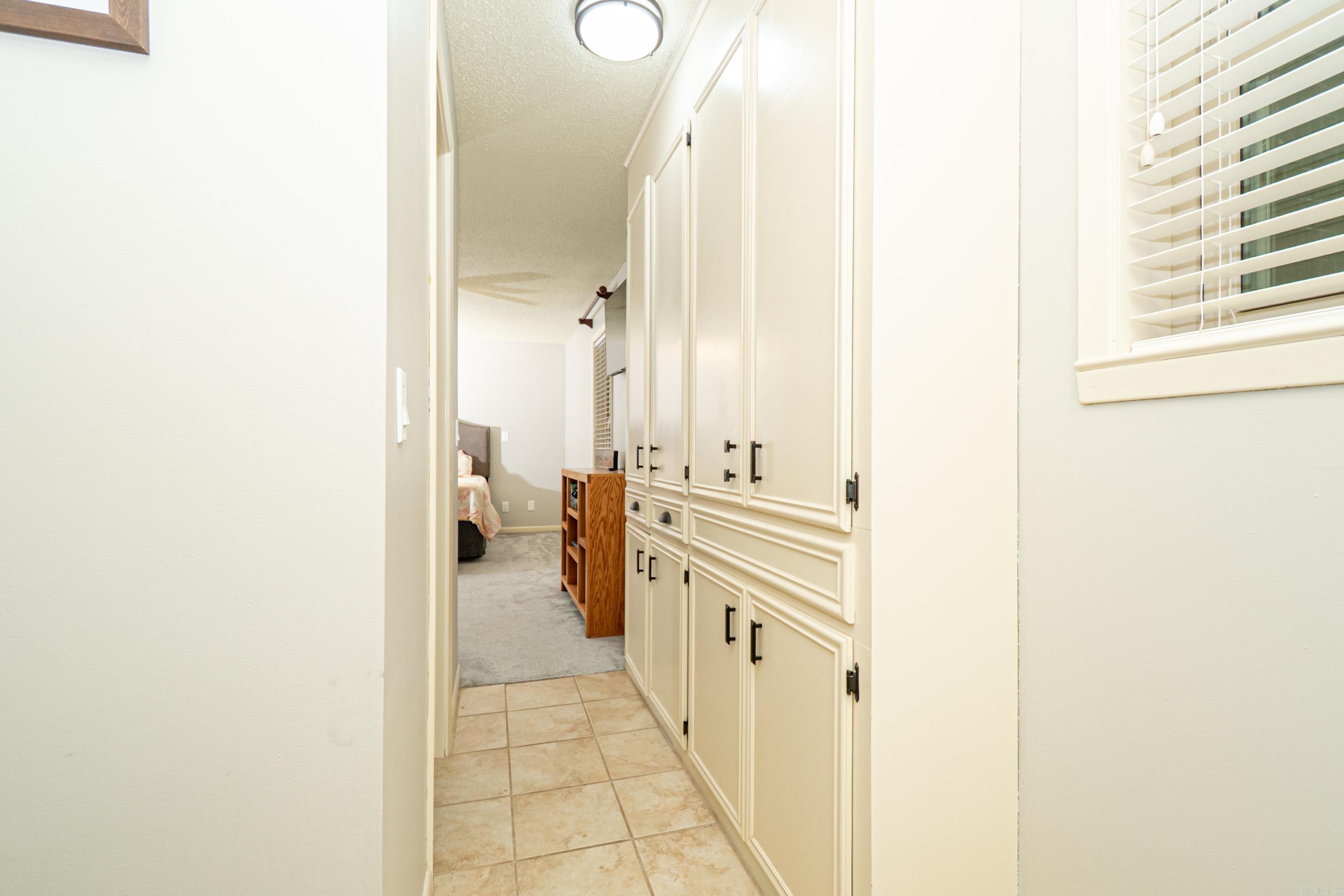 WOODLAND HILLS - Residential