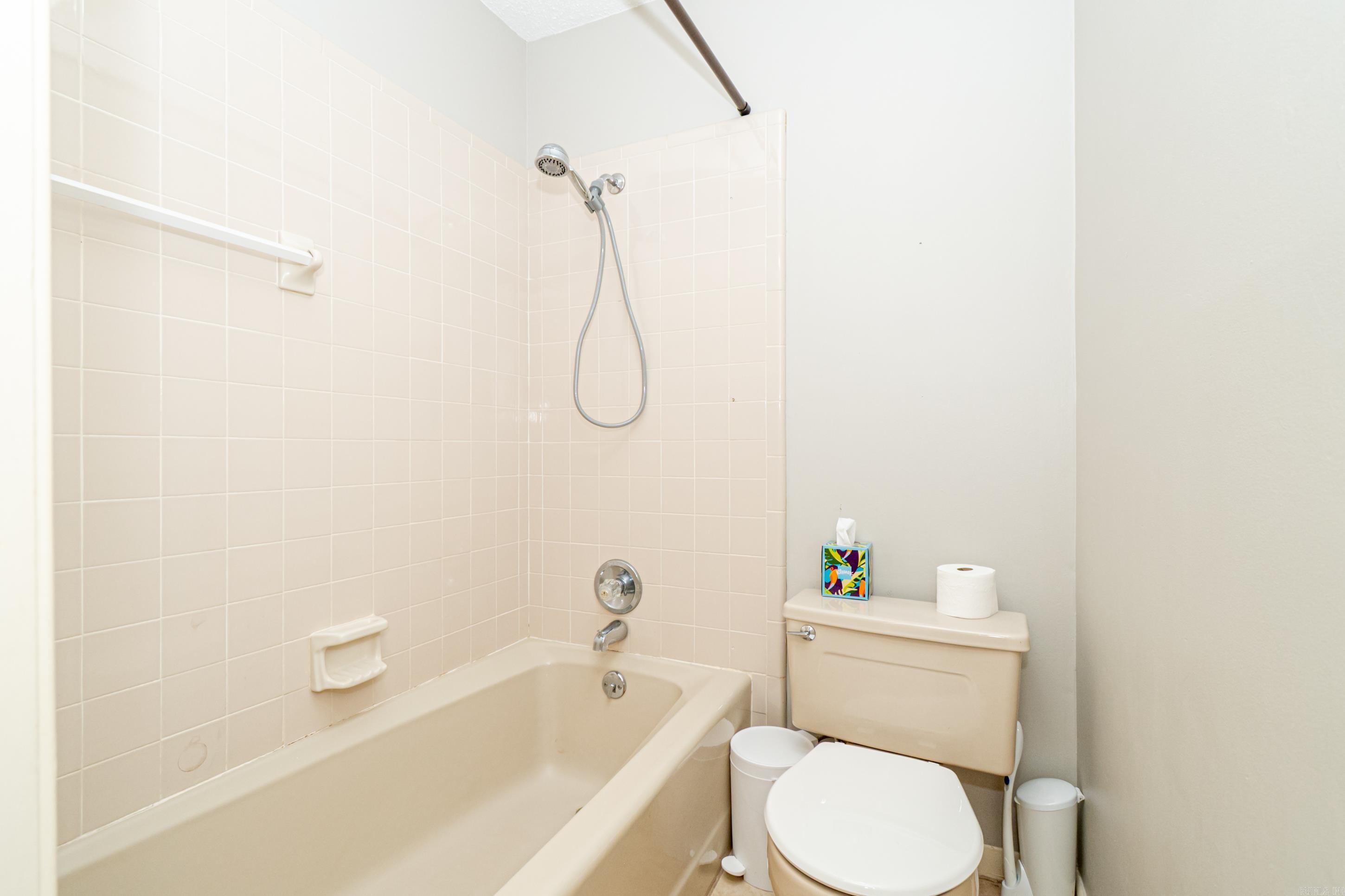 WOODLAND HILLS - Residential