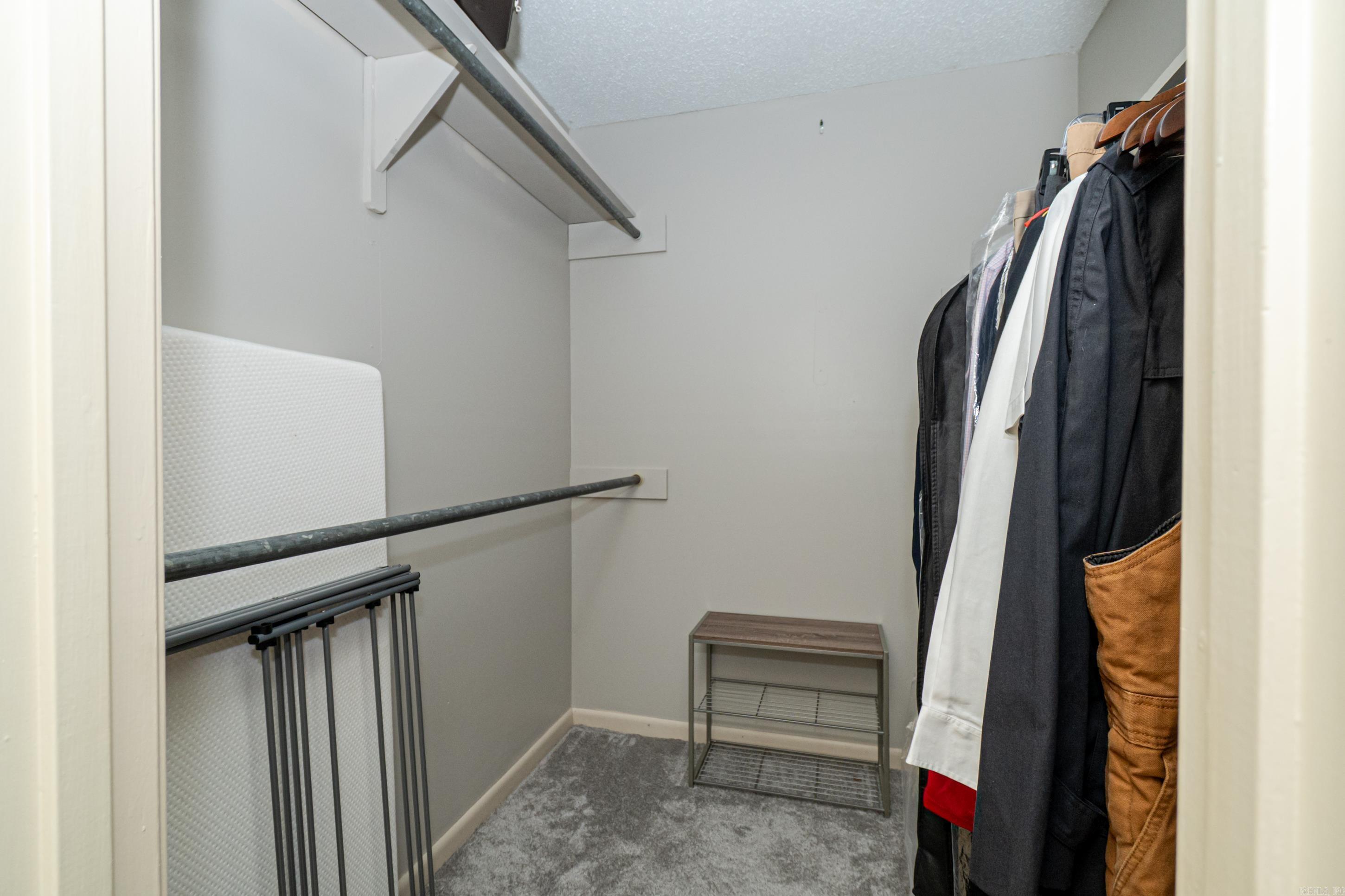 WOODLAND HILLS - Residential