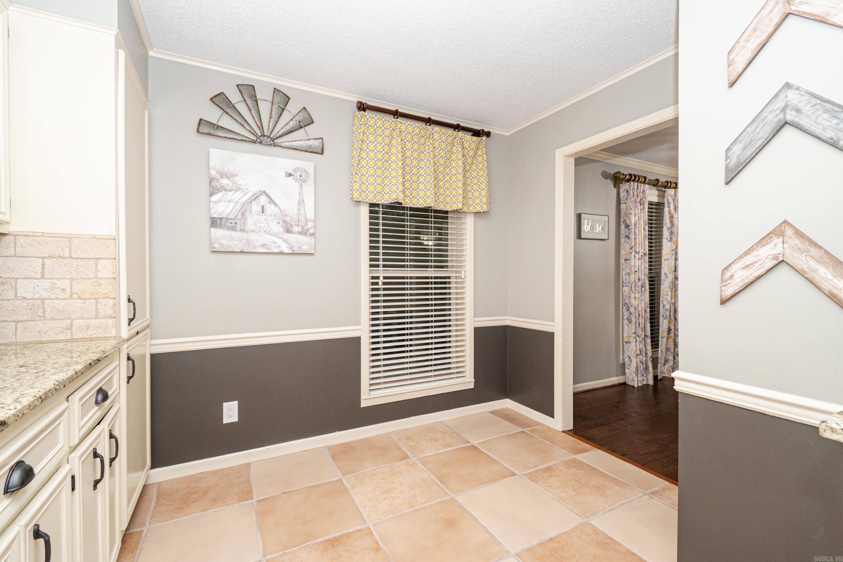 WOODLAND HILLS - Residential