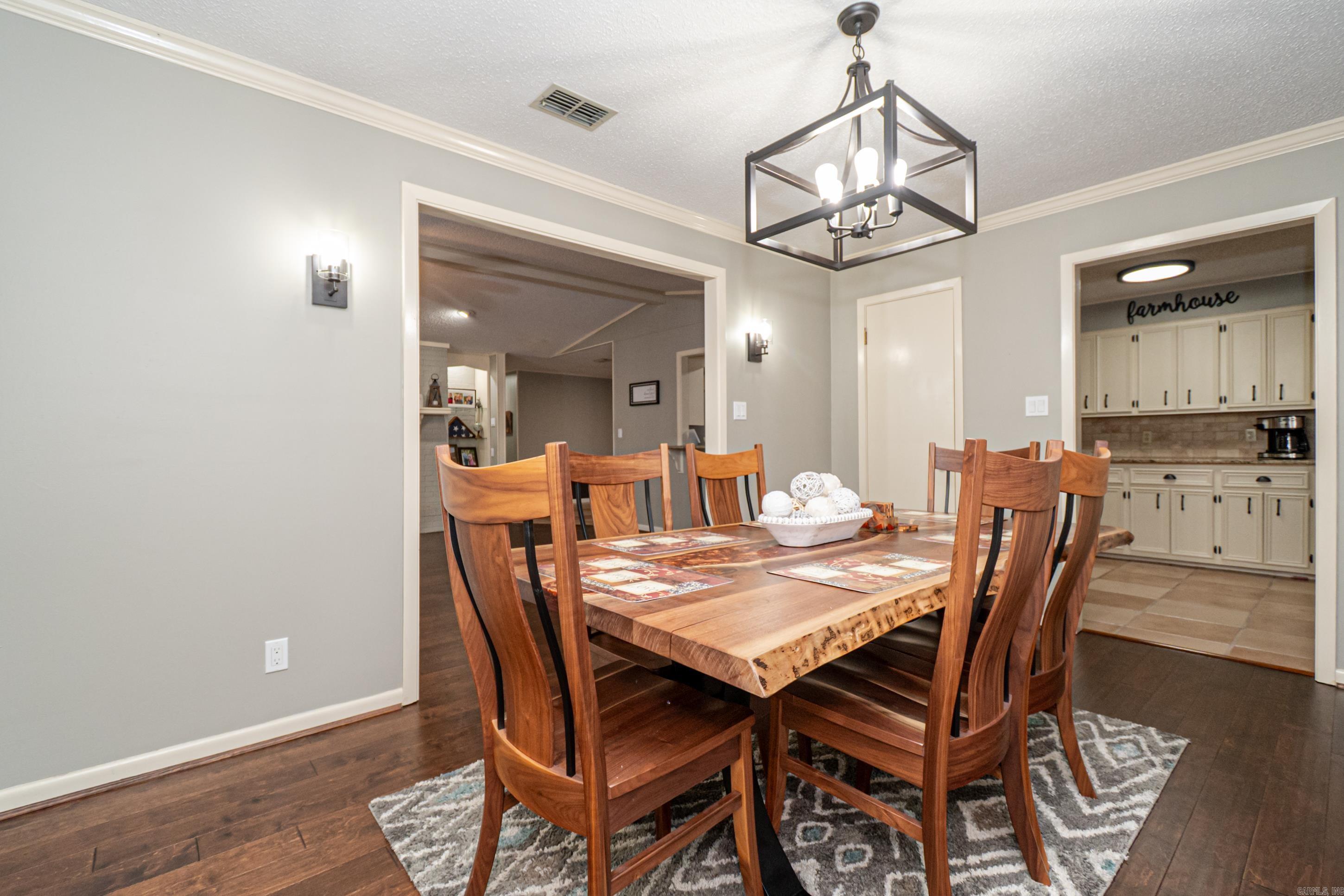 WOODLAND HILLS - Residential