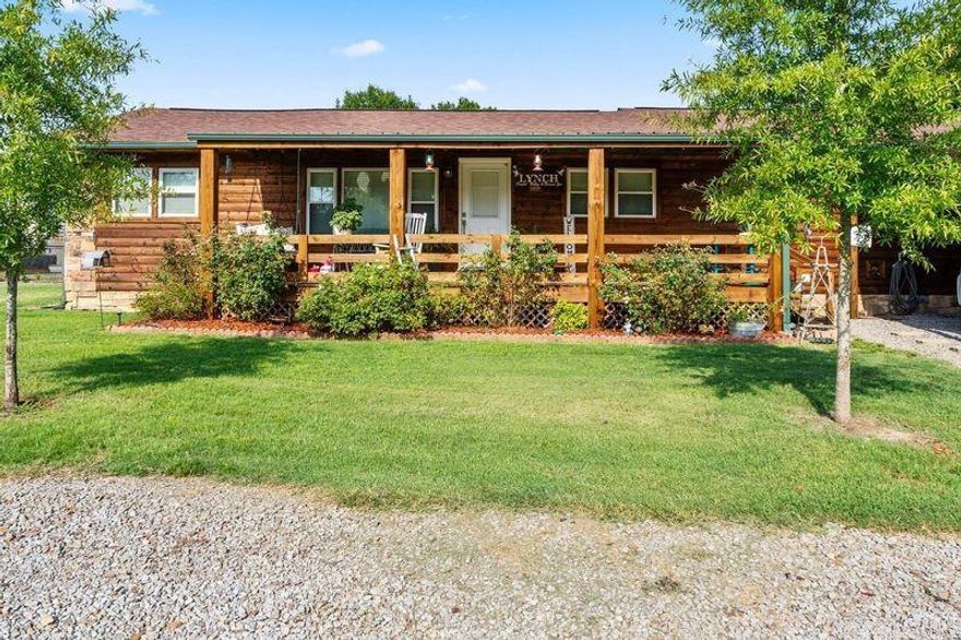 Cute as a button 3/1 home on 2.89 acres. Extra room for office, spacious laundry room. Remodeled in 2014 with new HVAC, wiring, sheetrock, windows, insulation and kitchen! In 2019 new sub floors and paint and in 2023 a new roof!! SEVERAL UPDATES!!! 3 bay shop, with one area designated for living quarters. Loft area, water and electric. Area still has room to be finished out just the way you want it!  Property is fully fenced, stocked pond, front porch swing, outdoor play area and dog pen to convey. AGENTS SEE REMARKS!!